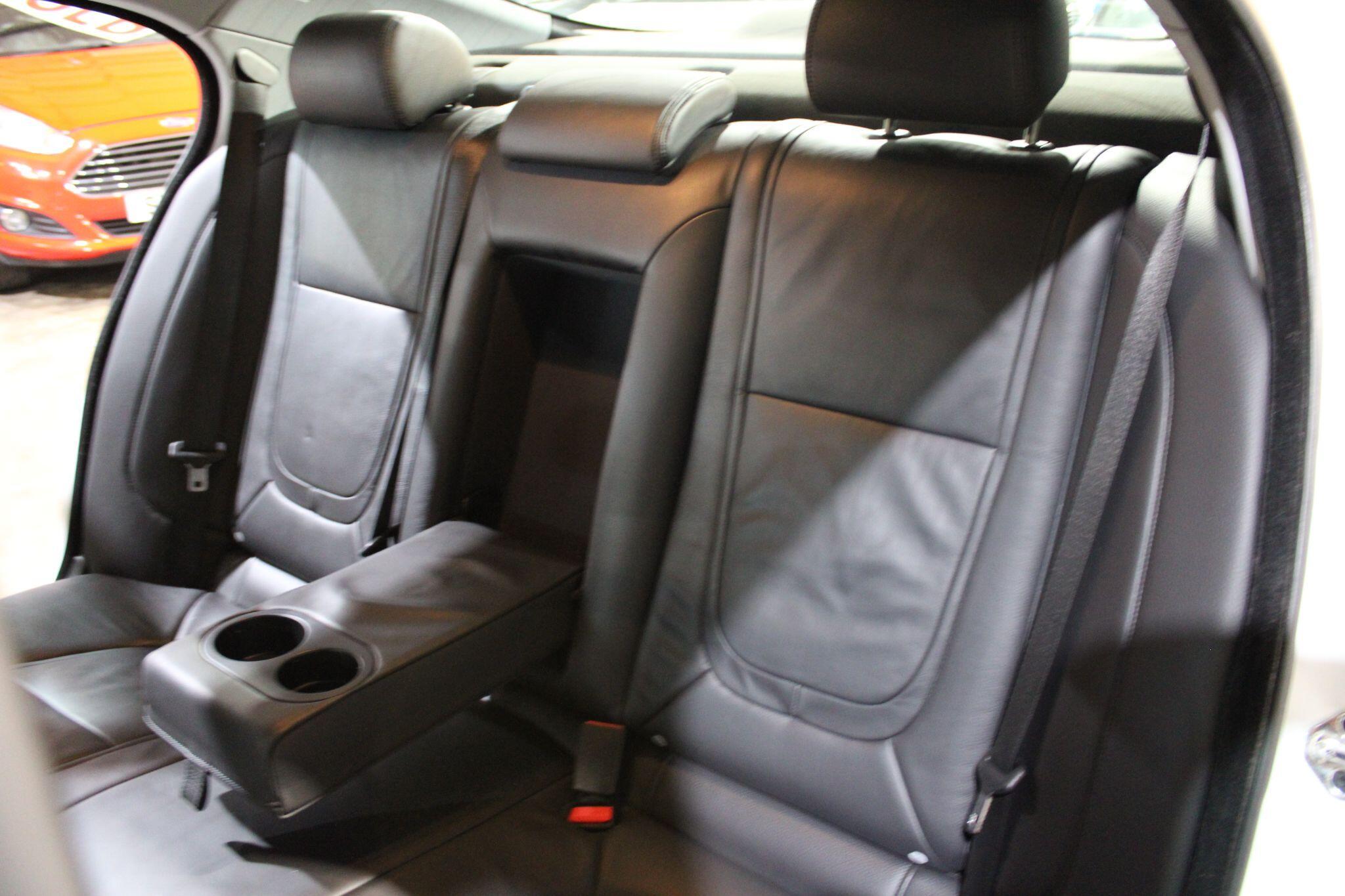 Jaguar XF - Image 17