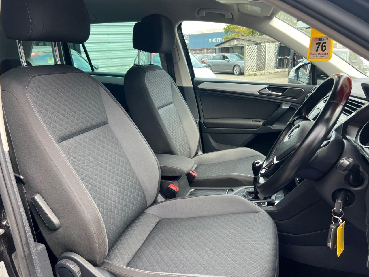 Volkswagen Tiguan - Image 15