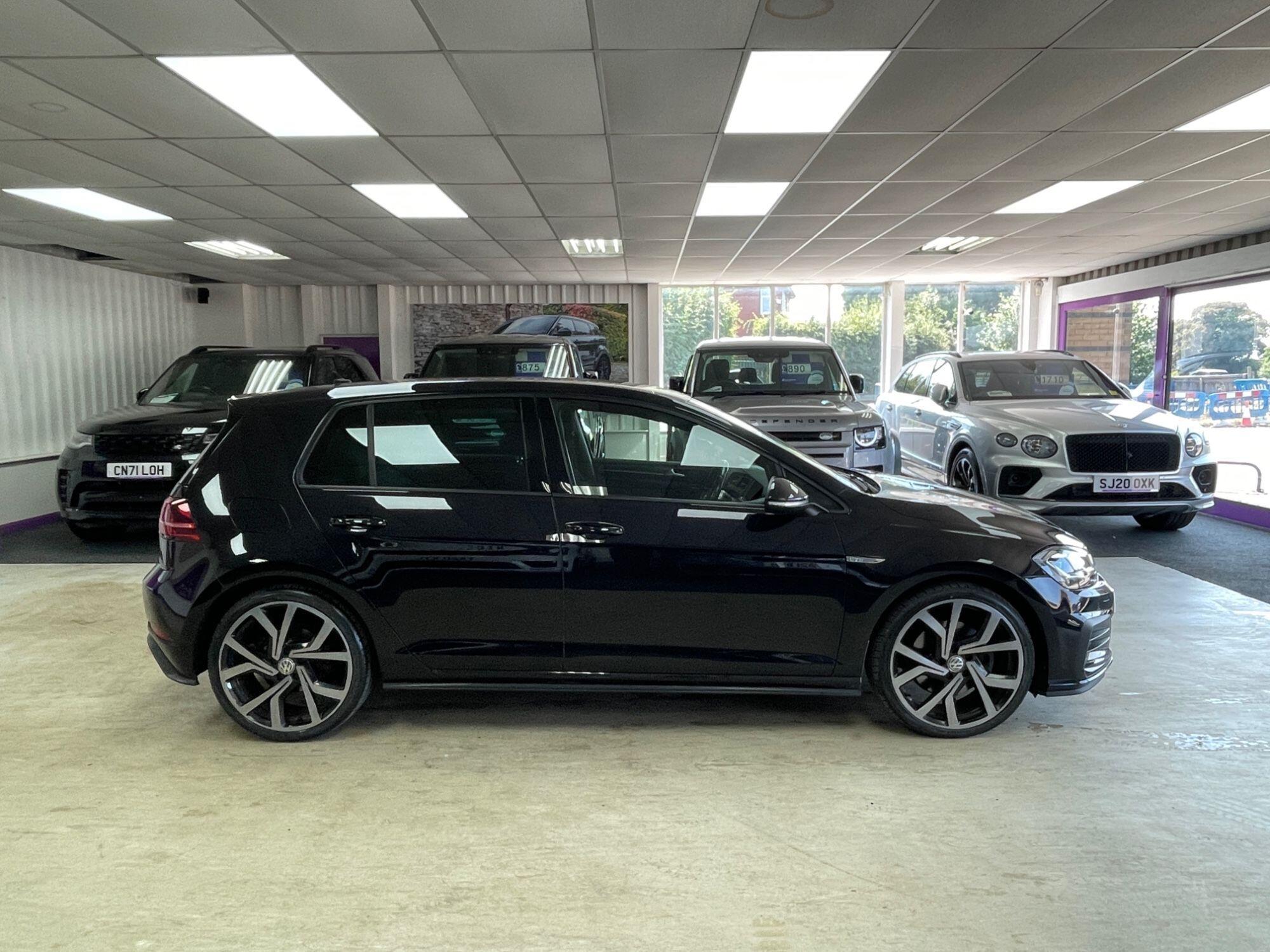 Volkswagen Golf - Image 10