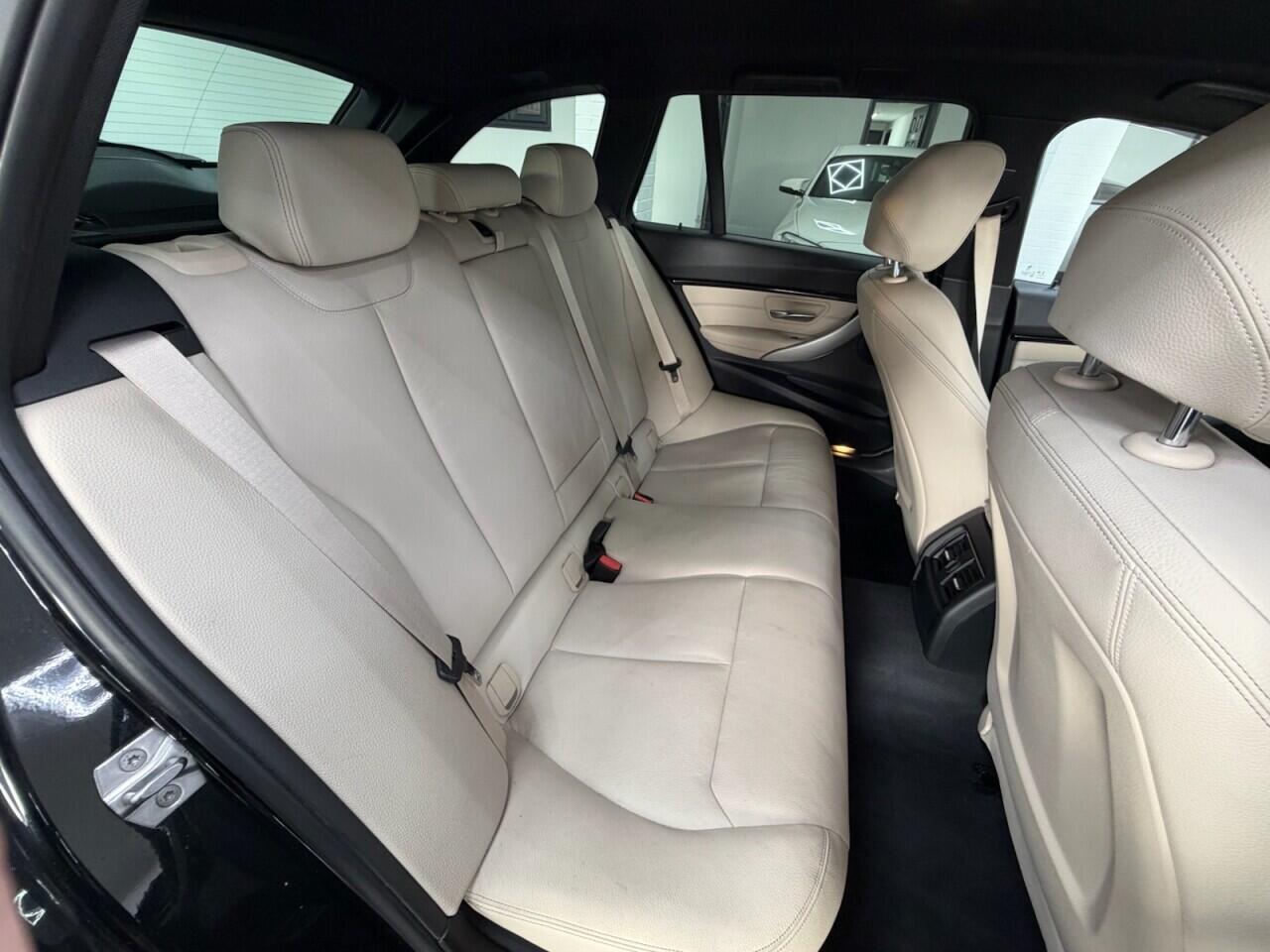 BMW 3 Series - Image 18