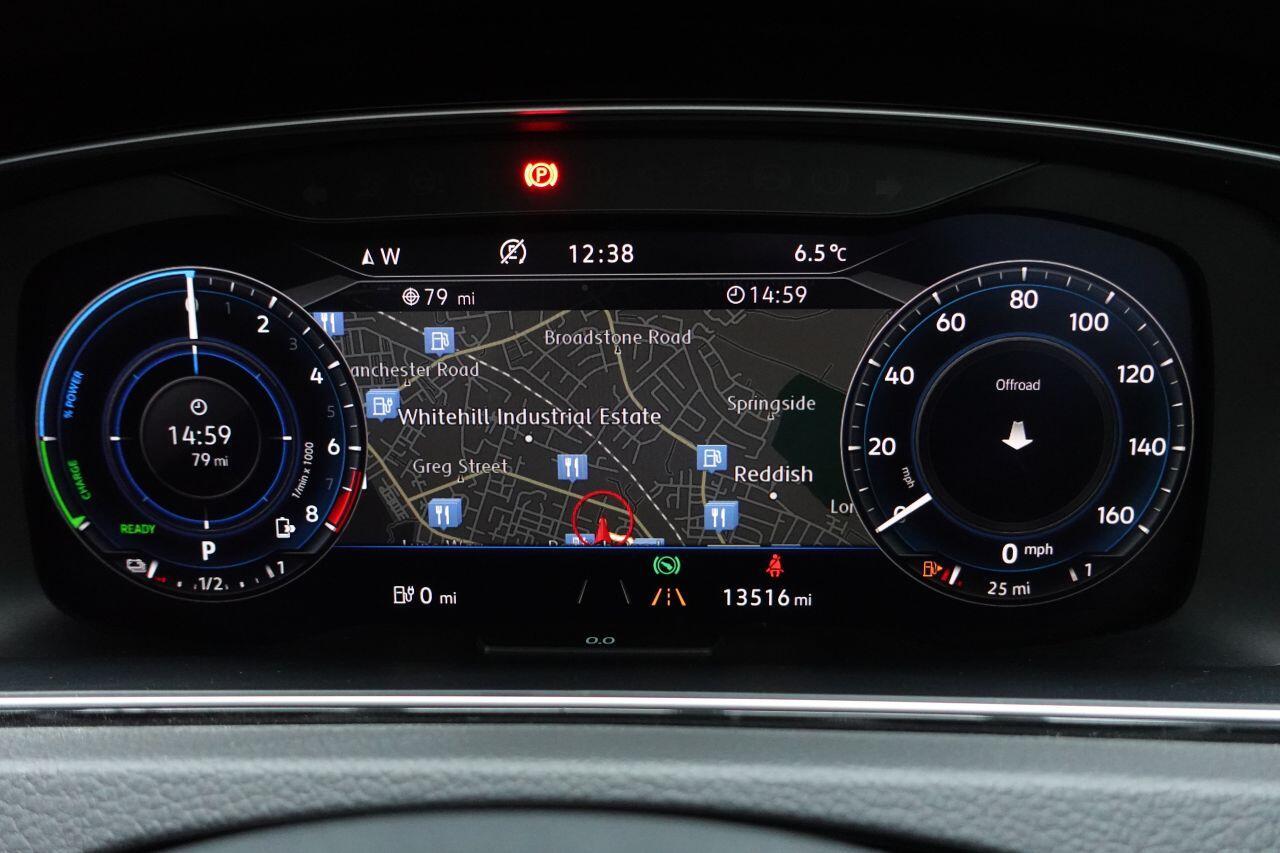 Volkswagen Golf - Image 48