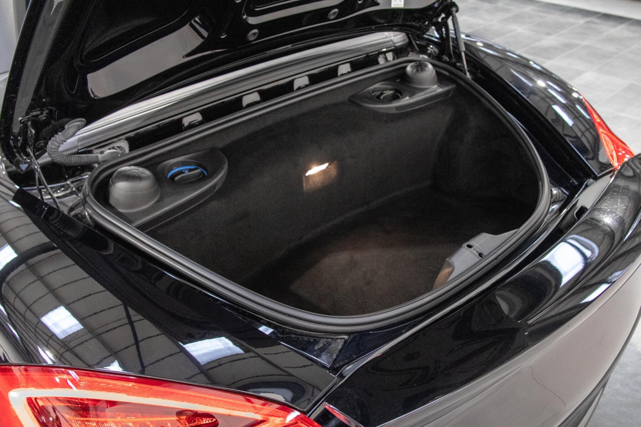 Porsche Boxster - Image 19