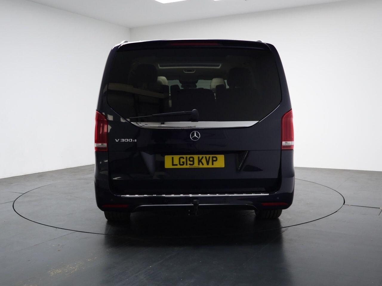 Mercedes V Class - Image 11