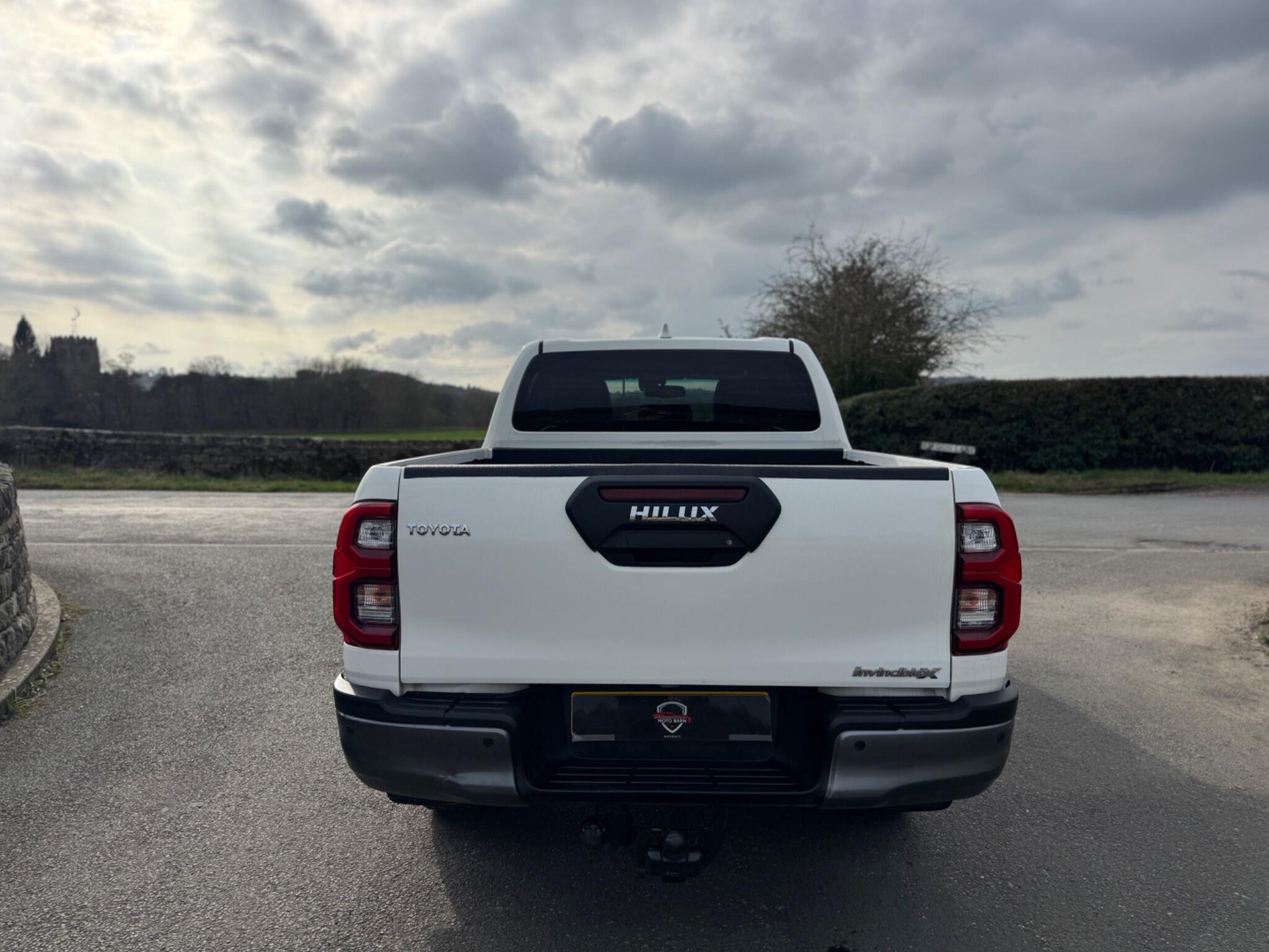 Toyota Hilux - Image 12