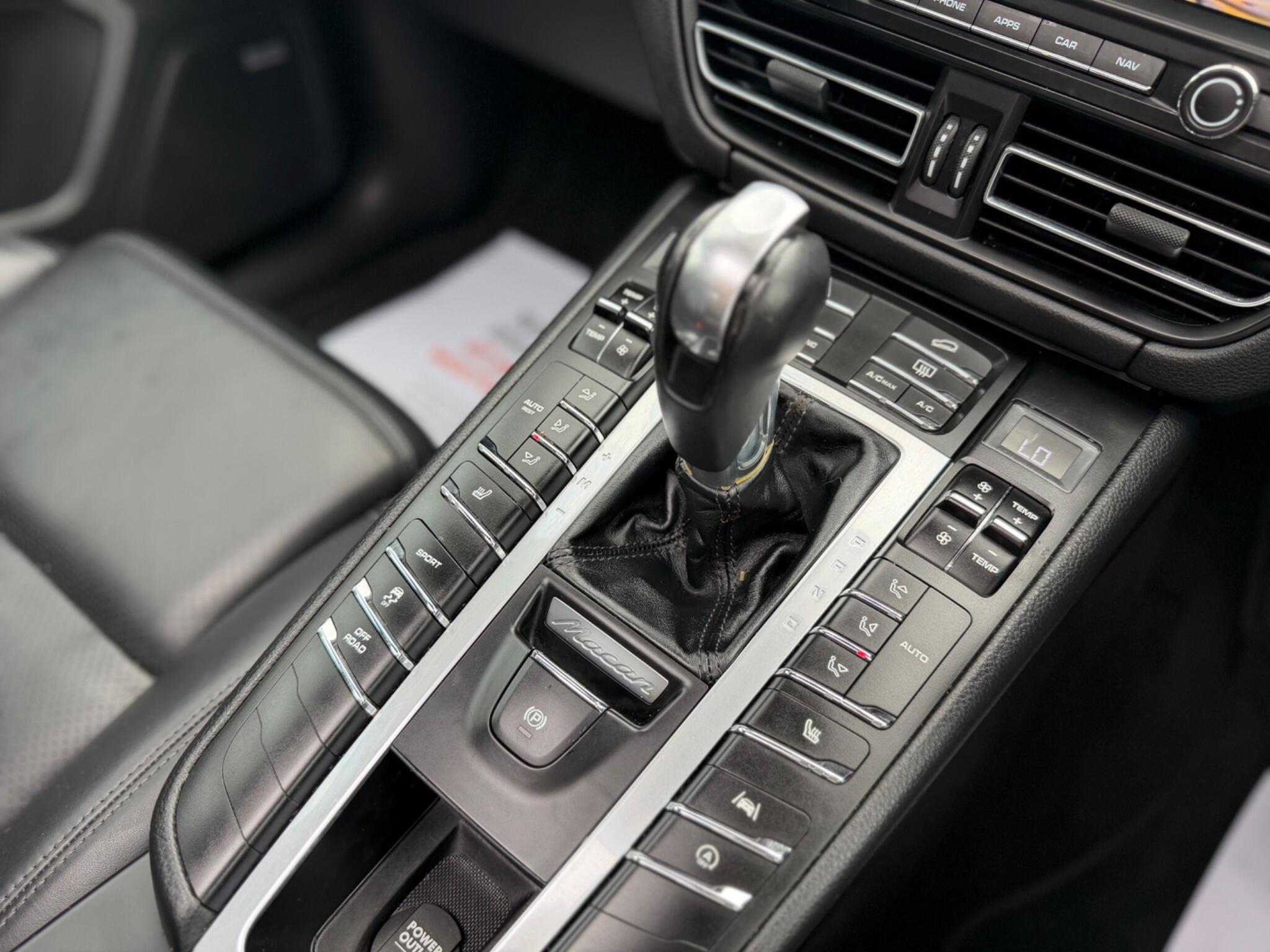 Porsche Macan - Image 19
