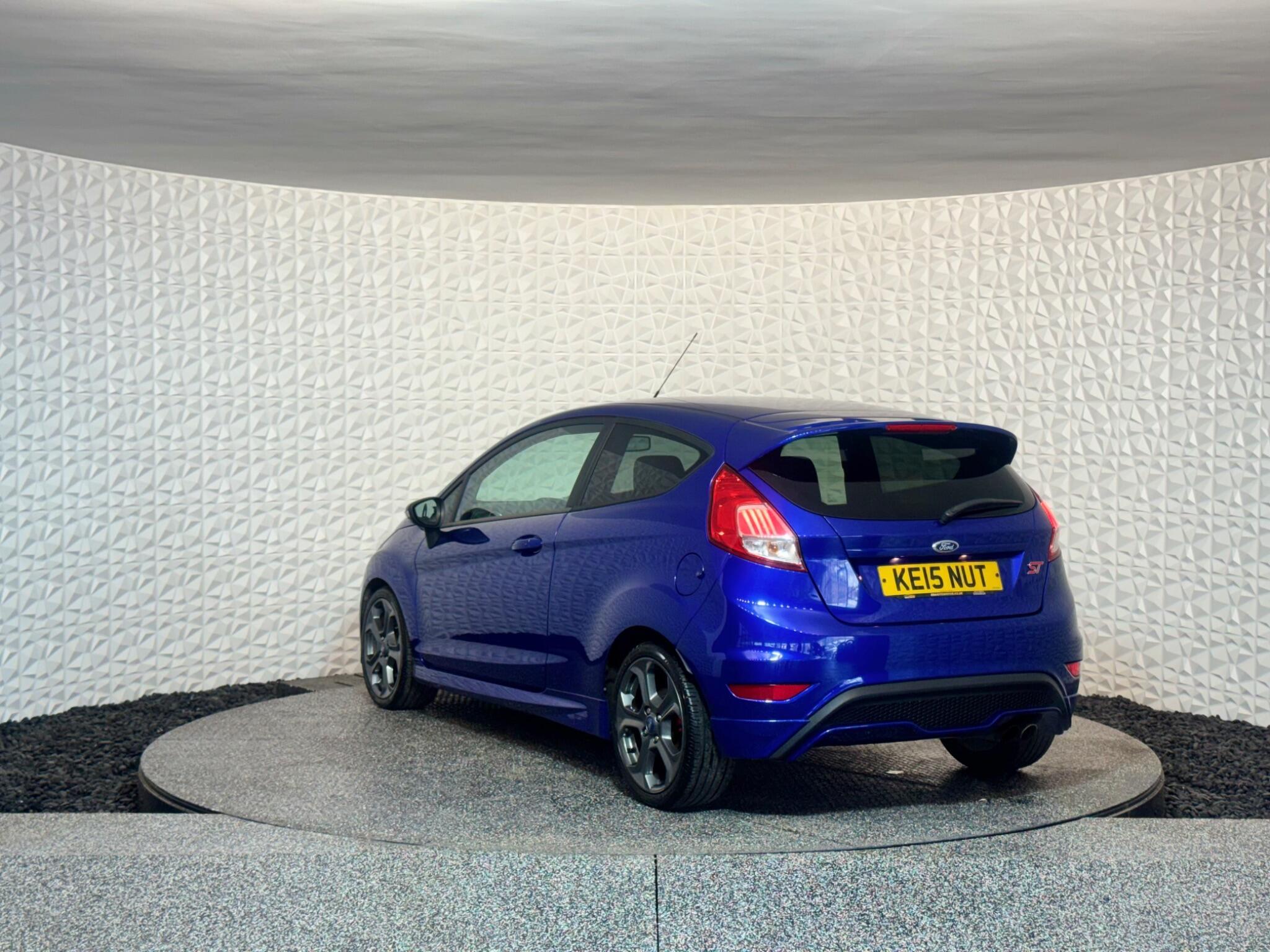 Ford Fiesta - Image 14