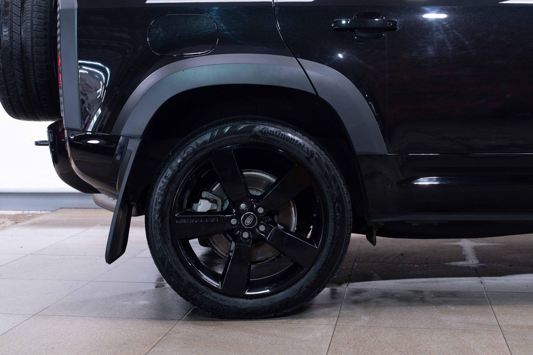 Land Rover Defender 110 - Image 25