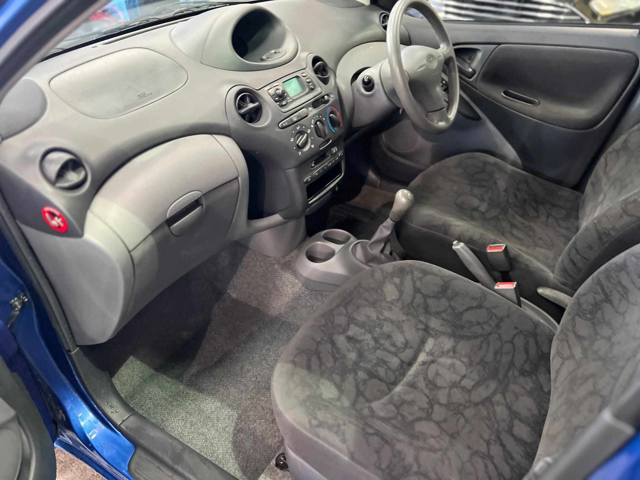 Toyota Yaris - Image 20