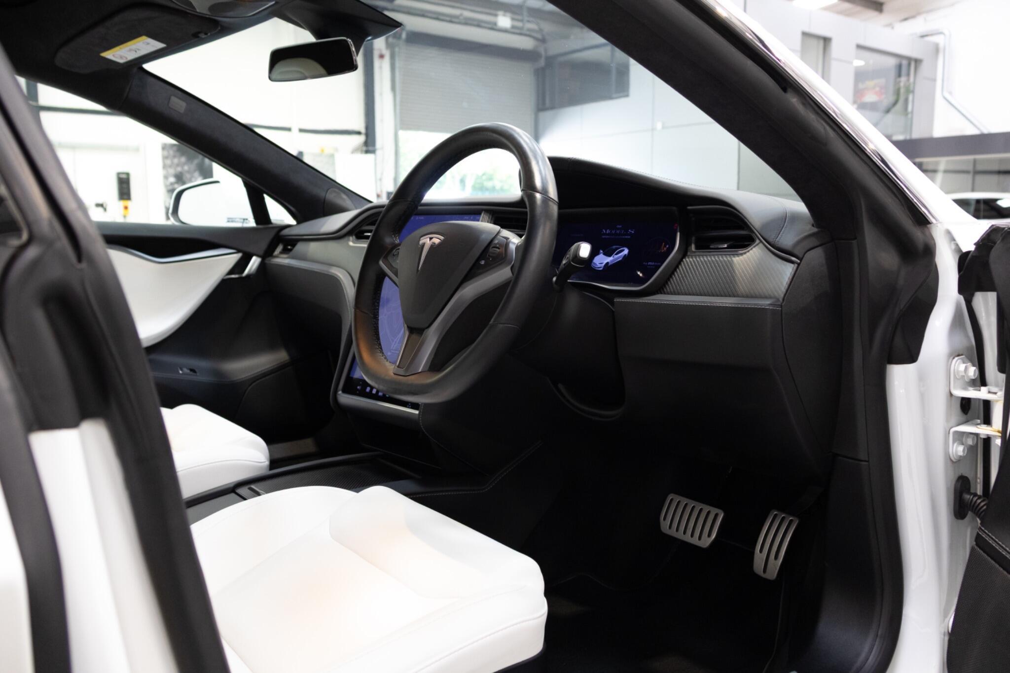 Tesla Model S - Image 11