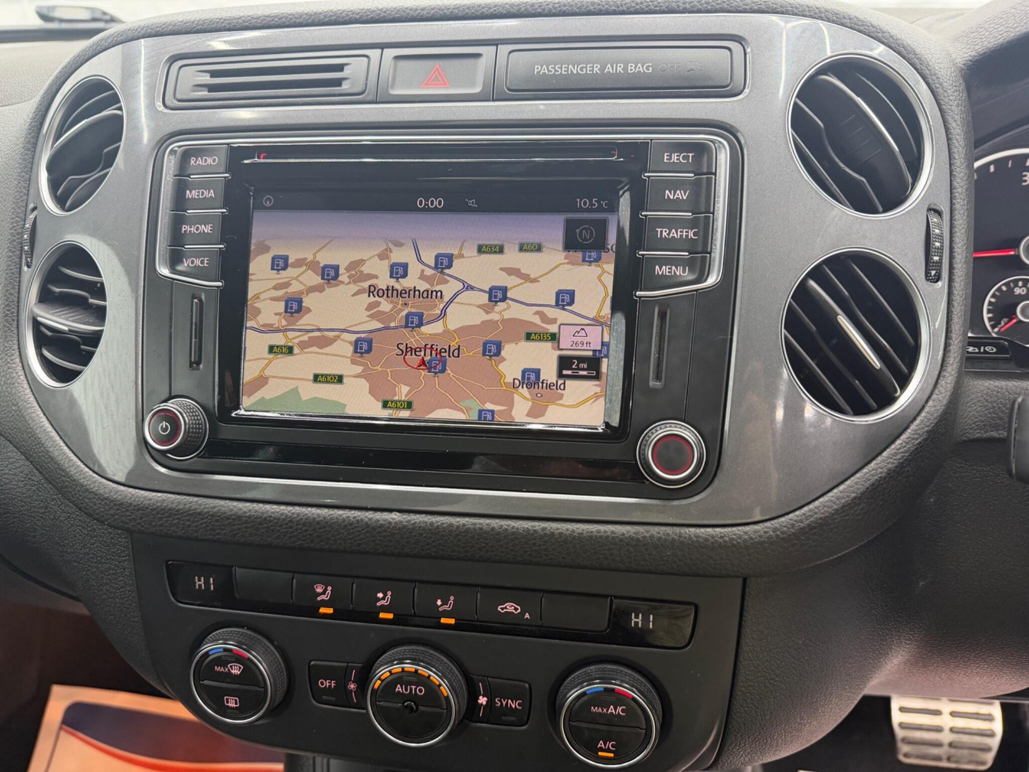 Volkswagen Tiguan - Image 21