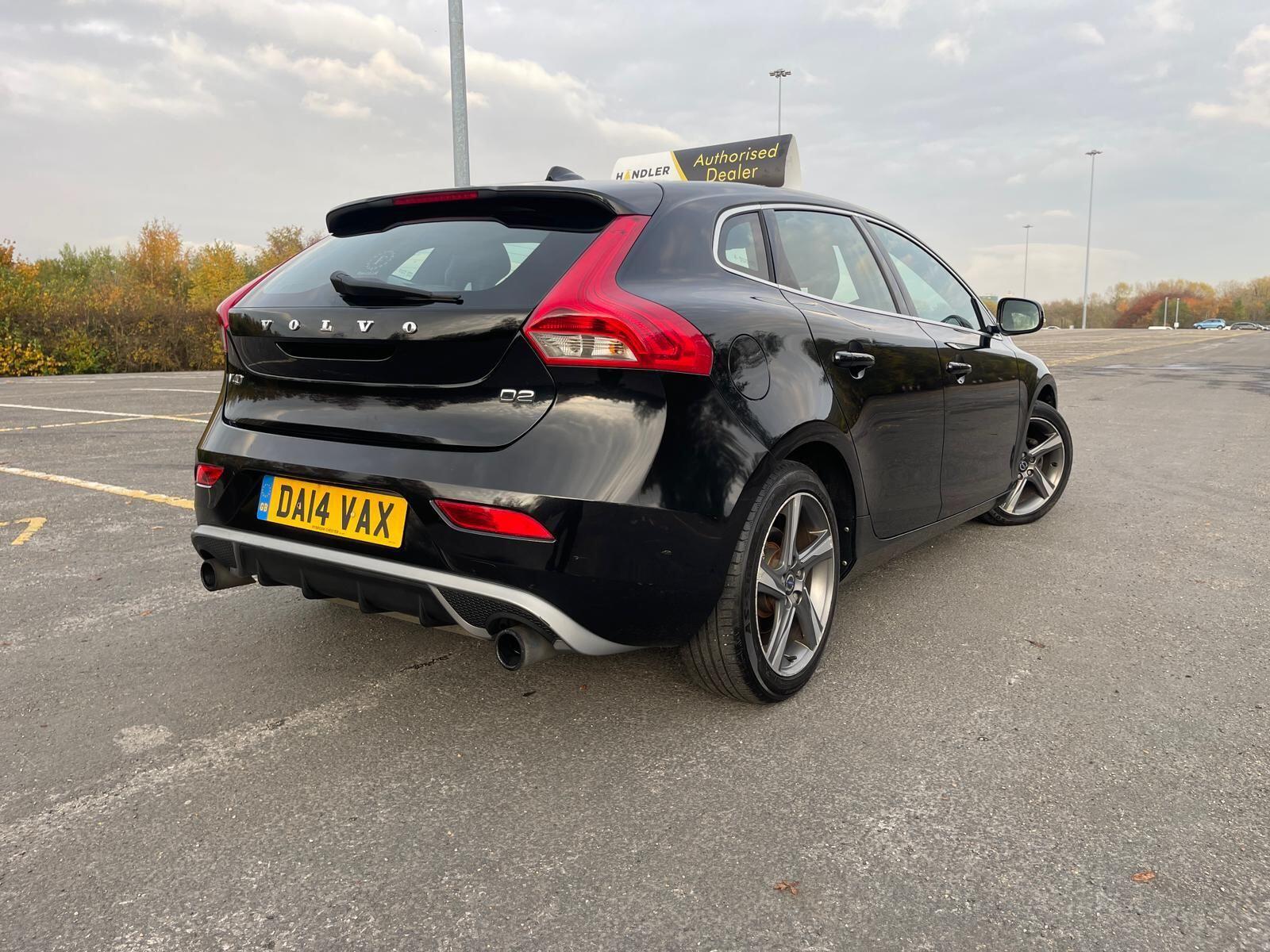 Volvo V40 - Image 11