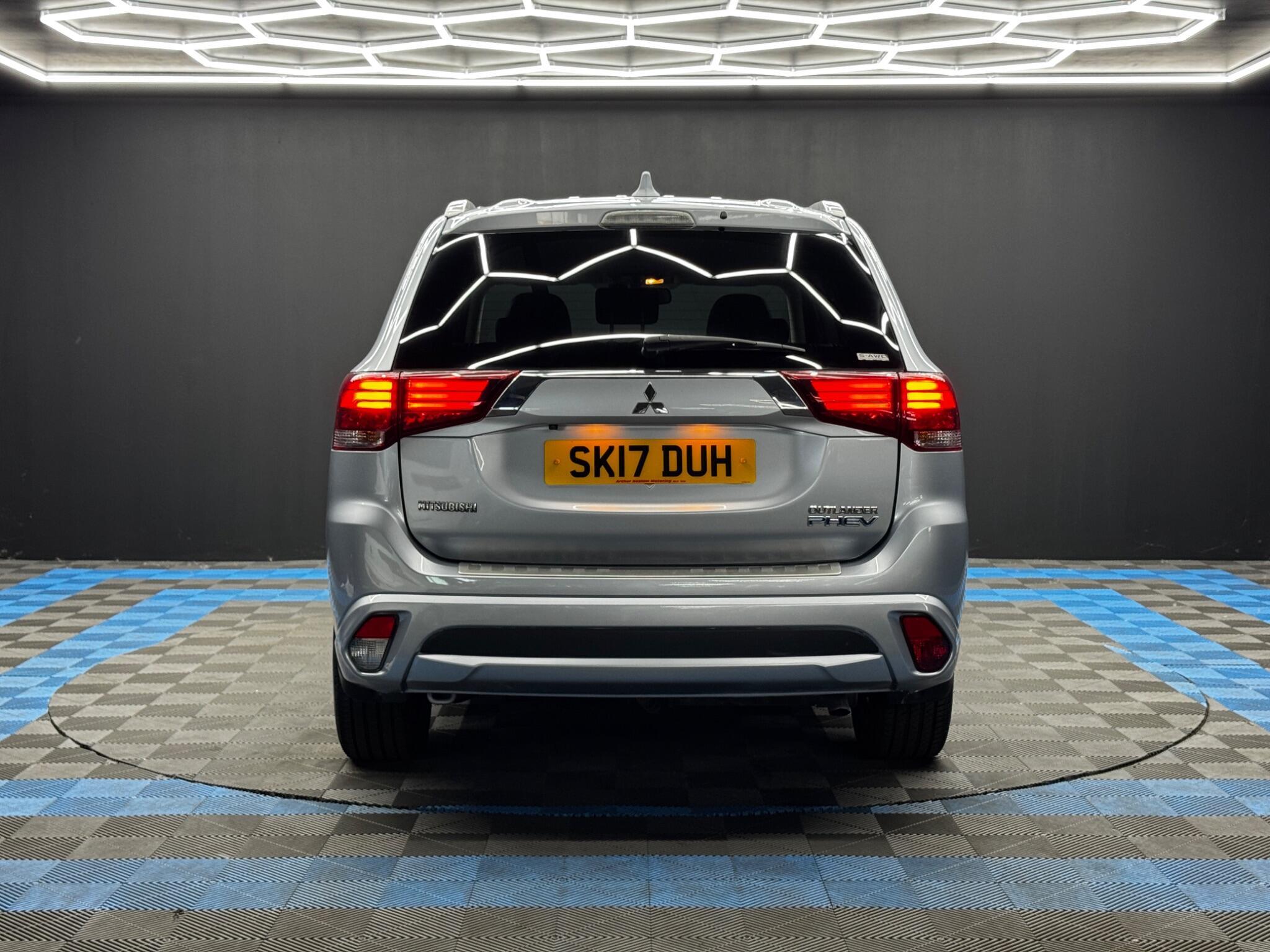 Mitsubishi Outlander - Image 6