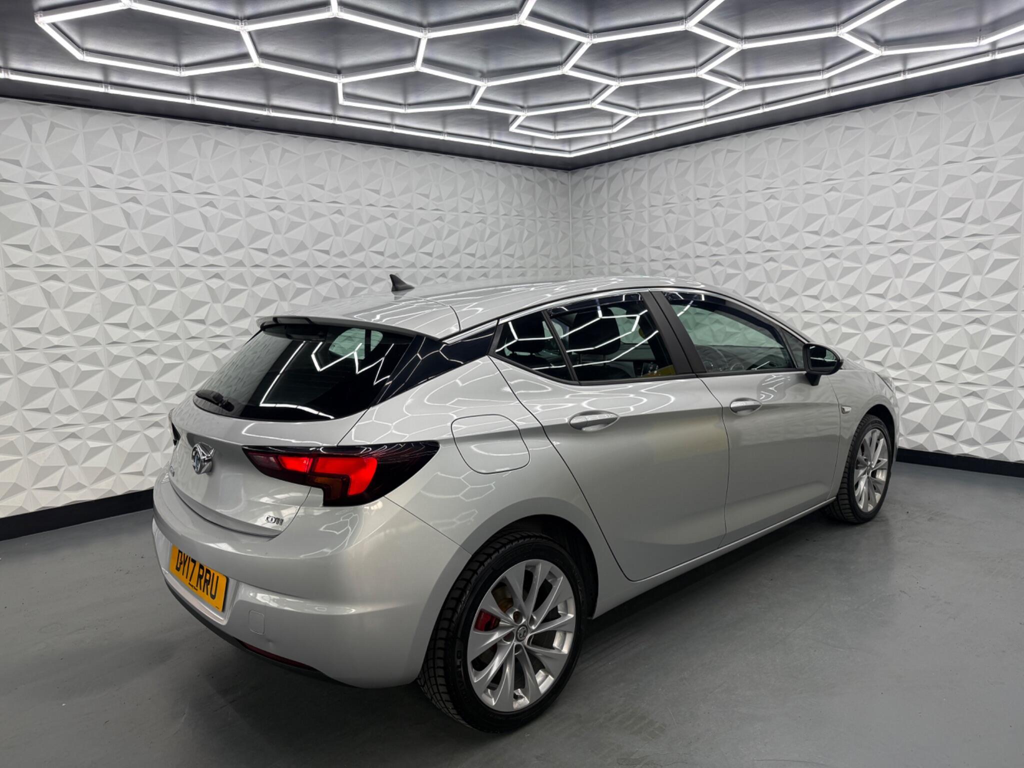 Vauxhall Astra - Image 13