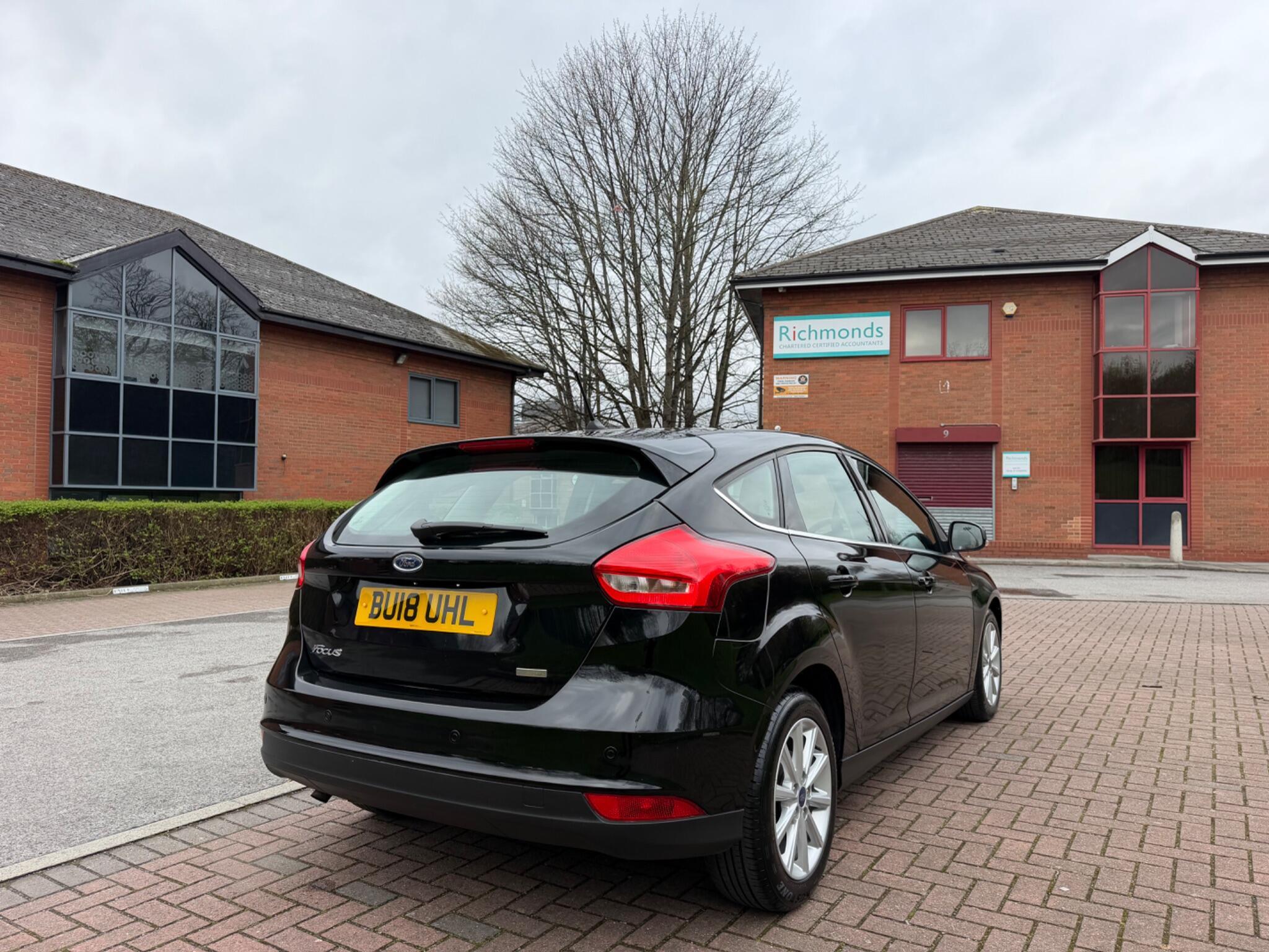 Ford Focus - Image 17