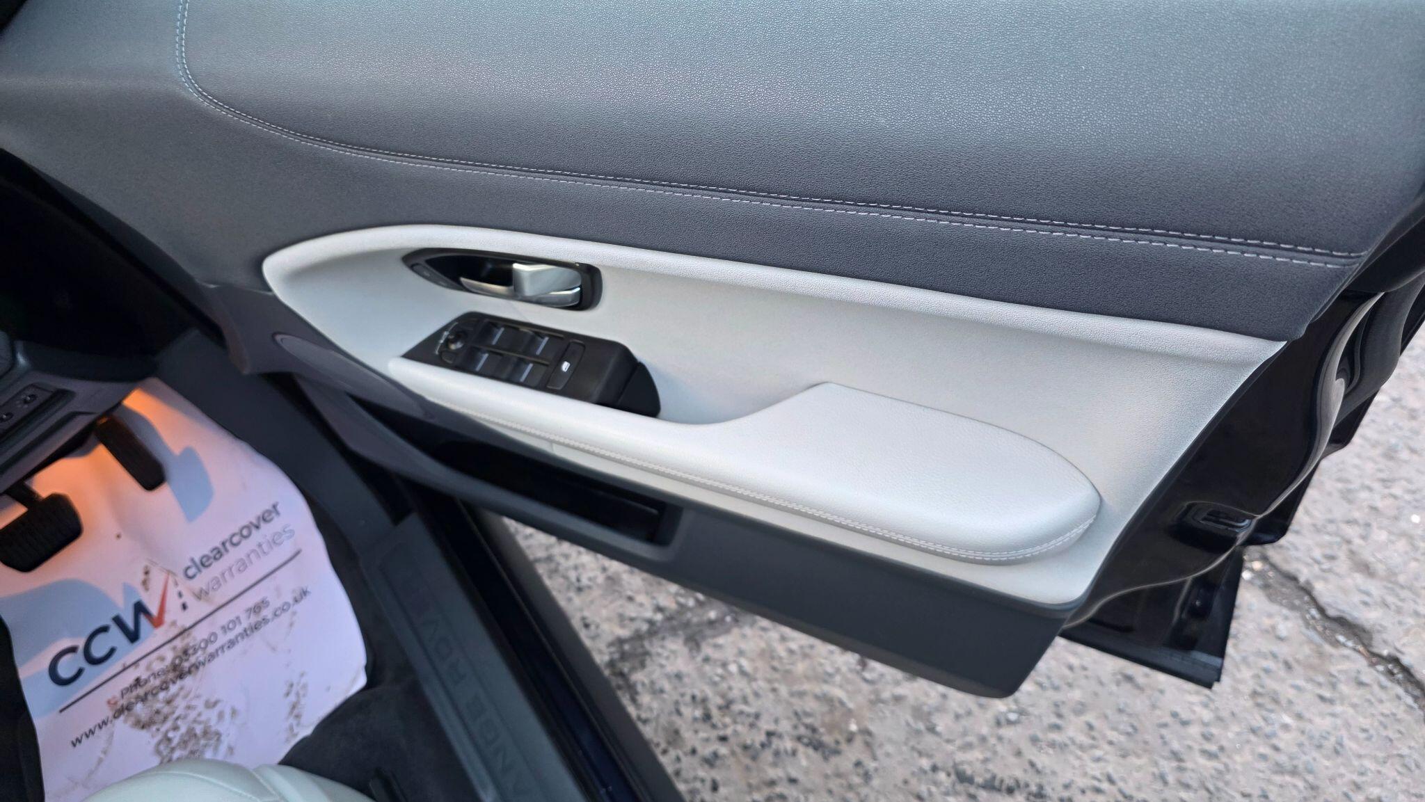Land Rover Range Rover Evoque - Image 21
