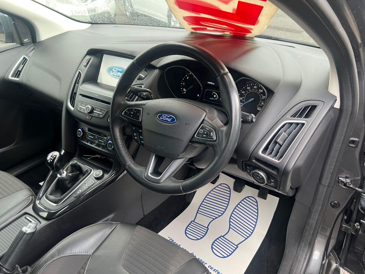 Ford Focus - Image 15