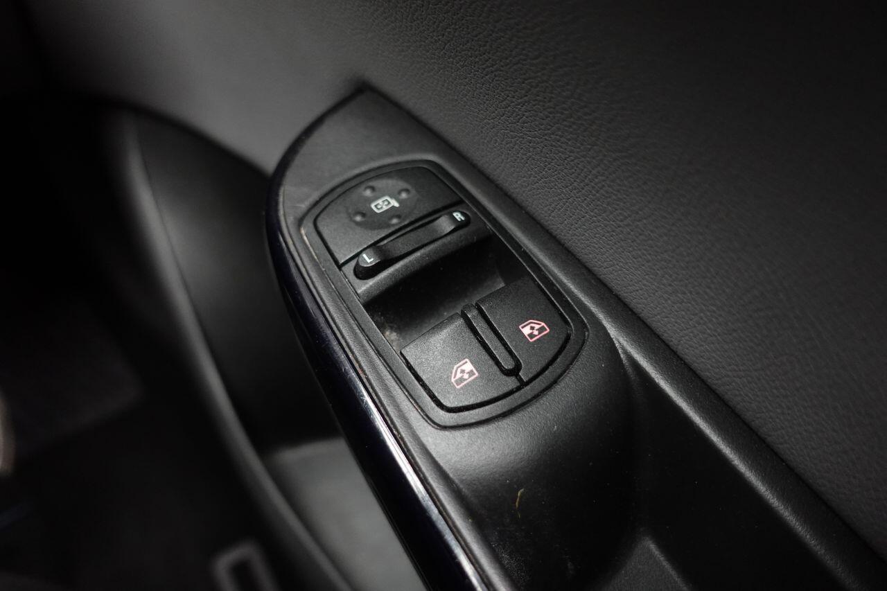 Vauxhall Corsa - Image 36