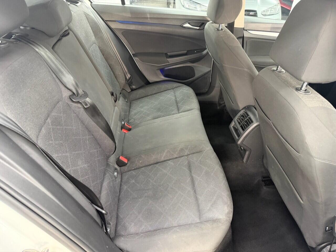 Volkswagen Golf - Image 19