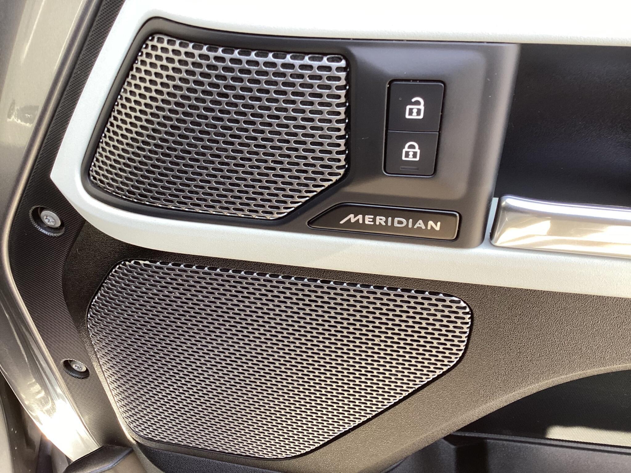 Land Rover Defender 110 - Image 20