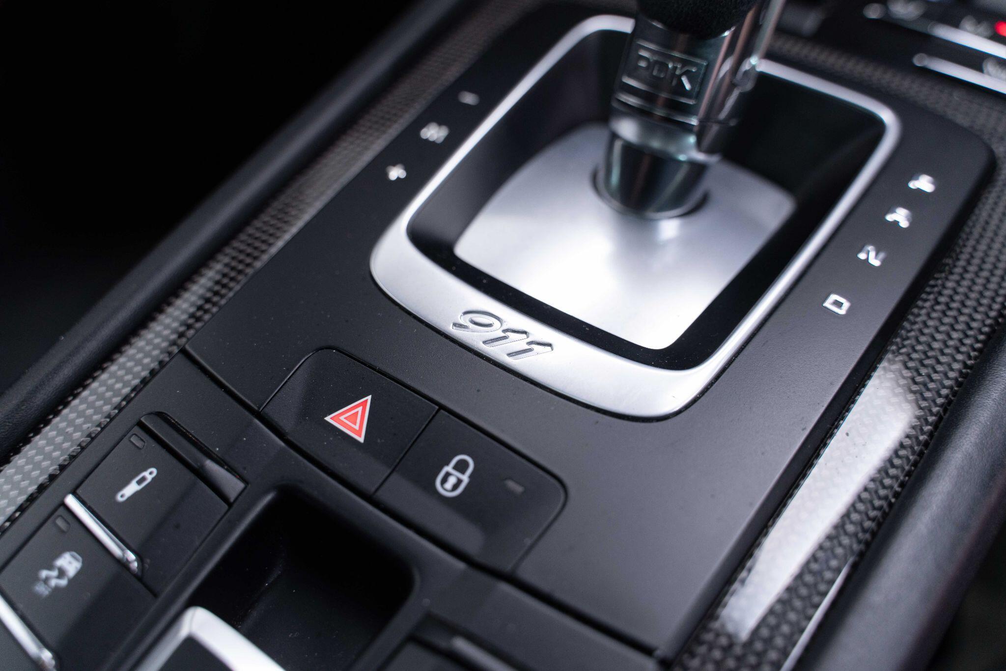 Porsche 911 - Image 19