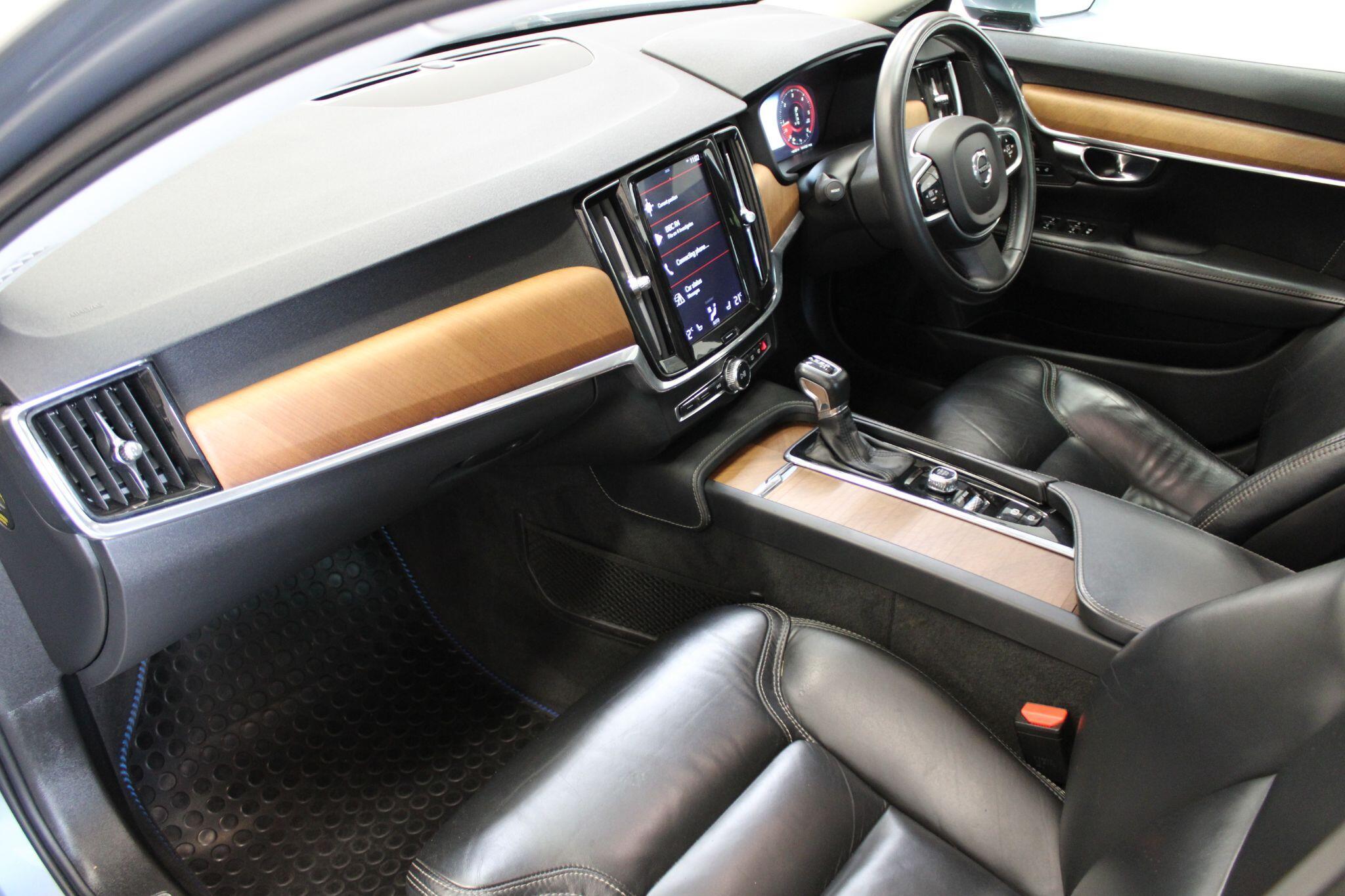 Volvo V90 - Image 2