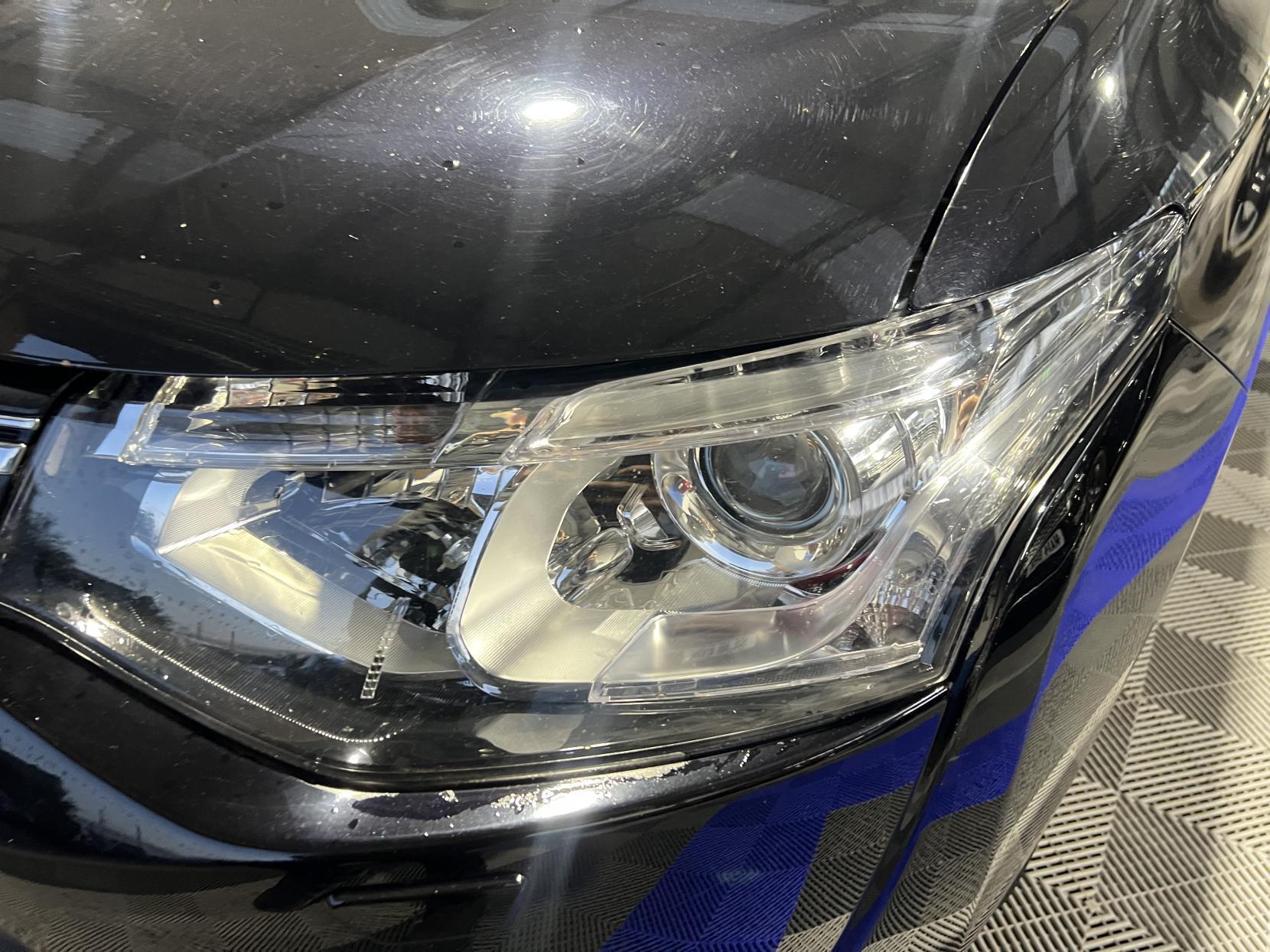 Mitsubishi Outlander - Image 13