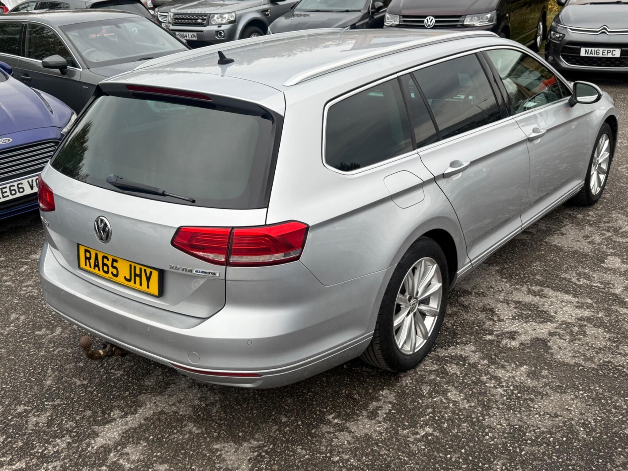 Volkswagen Passat - Image 15