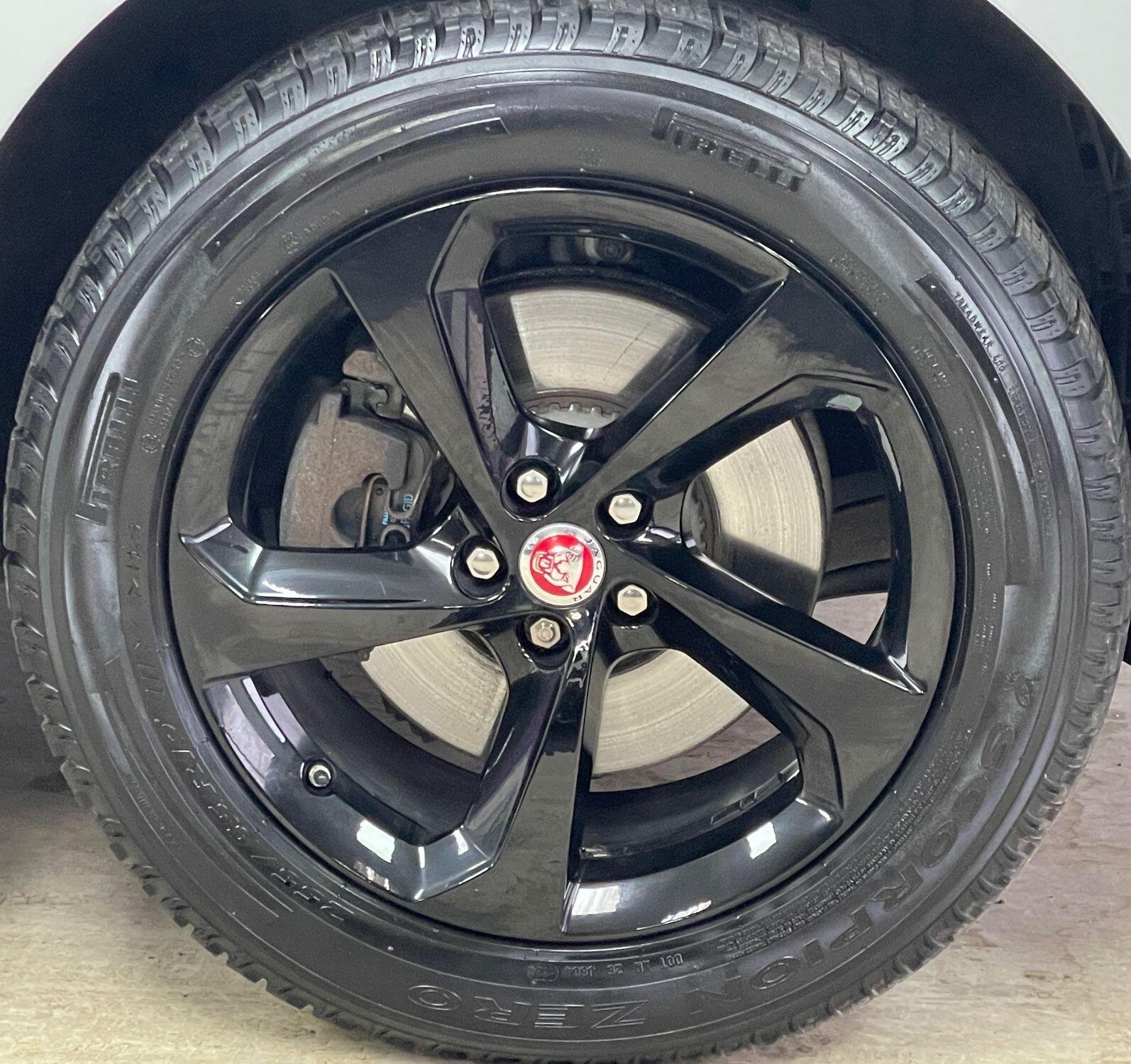 Jaguar F-Pace - Image 14