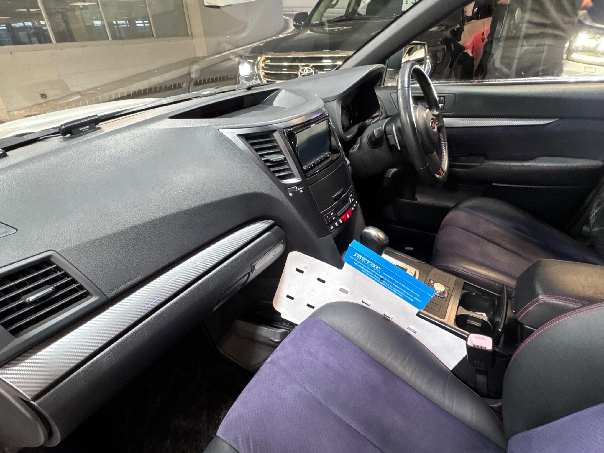 Subaru Legacy - Image 11