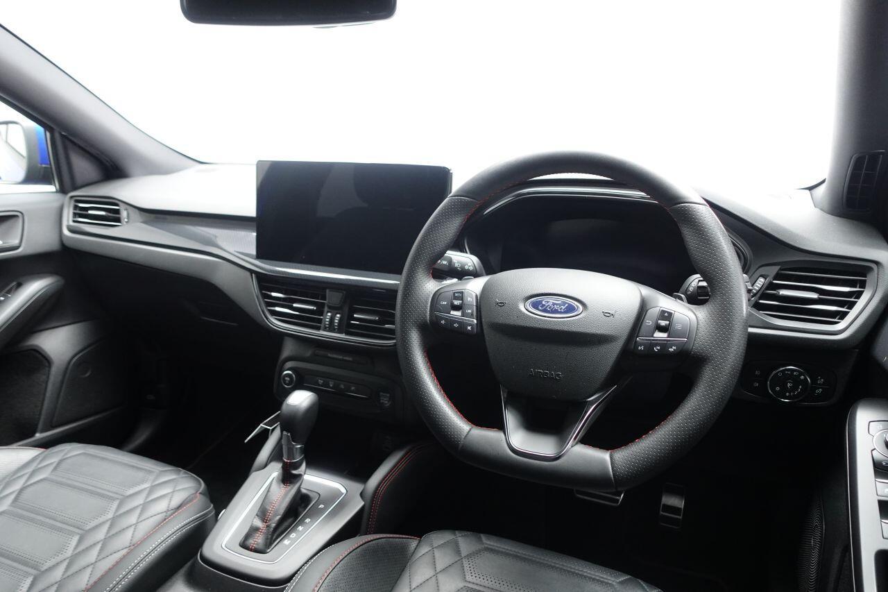 Ford Focus - Image 13
