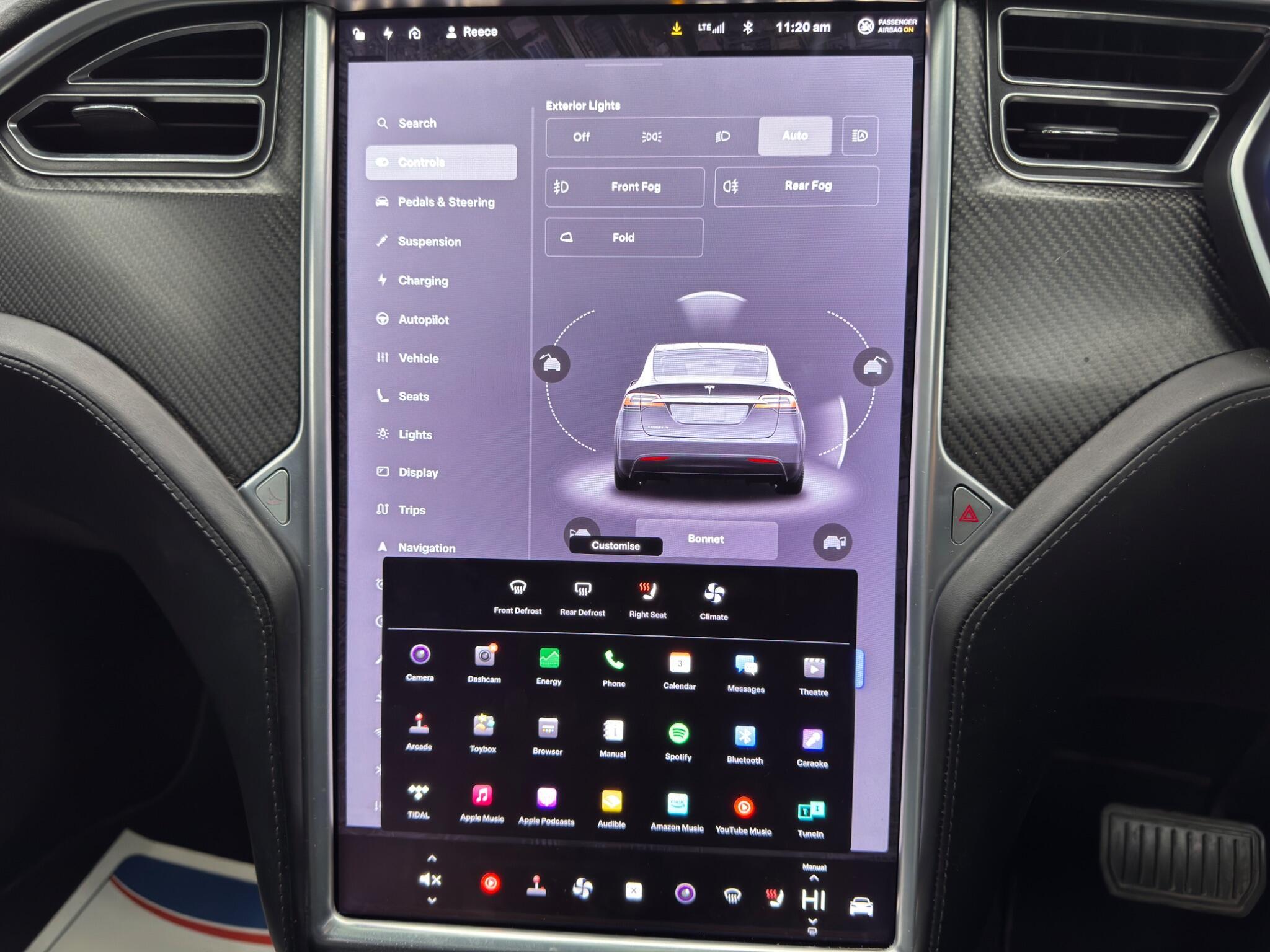 Tesla Model X - Image 32