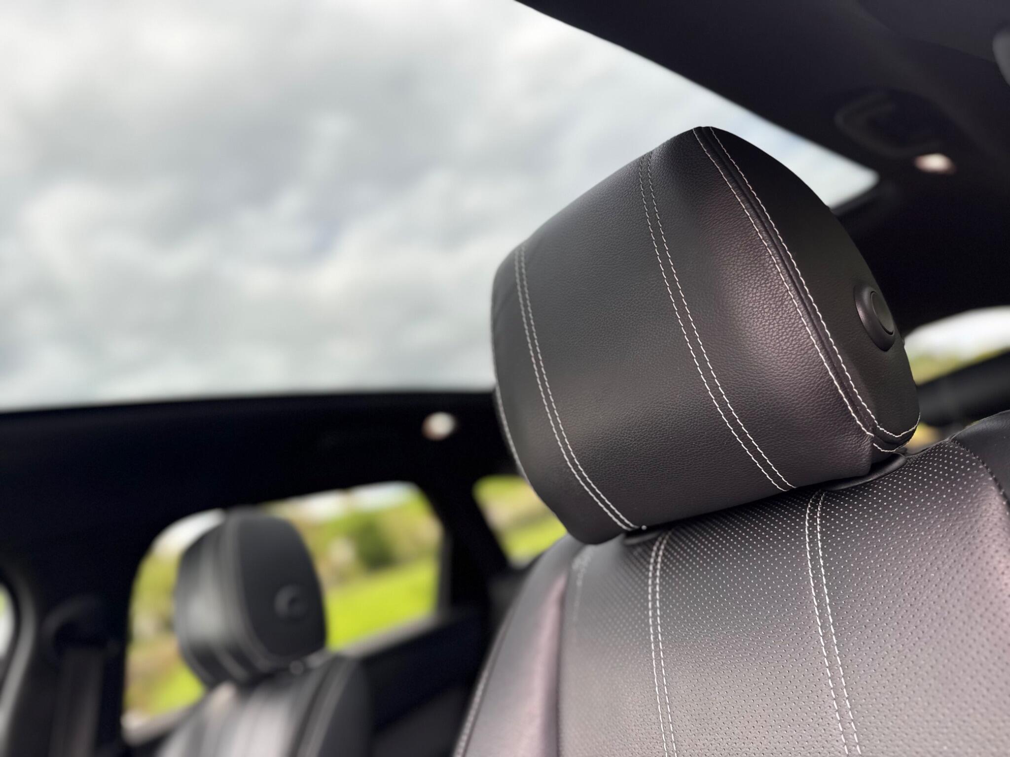 Land Rover Range Rover Velar - Image 48