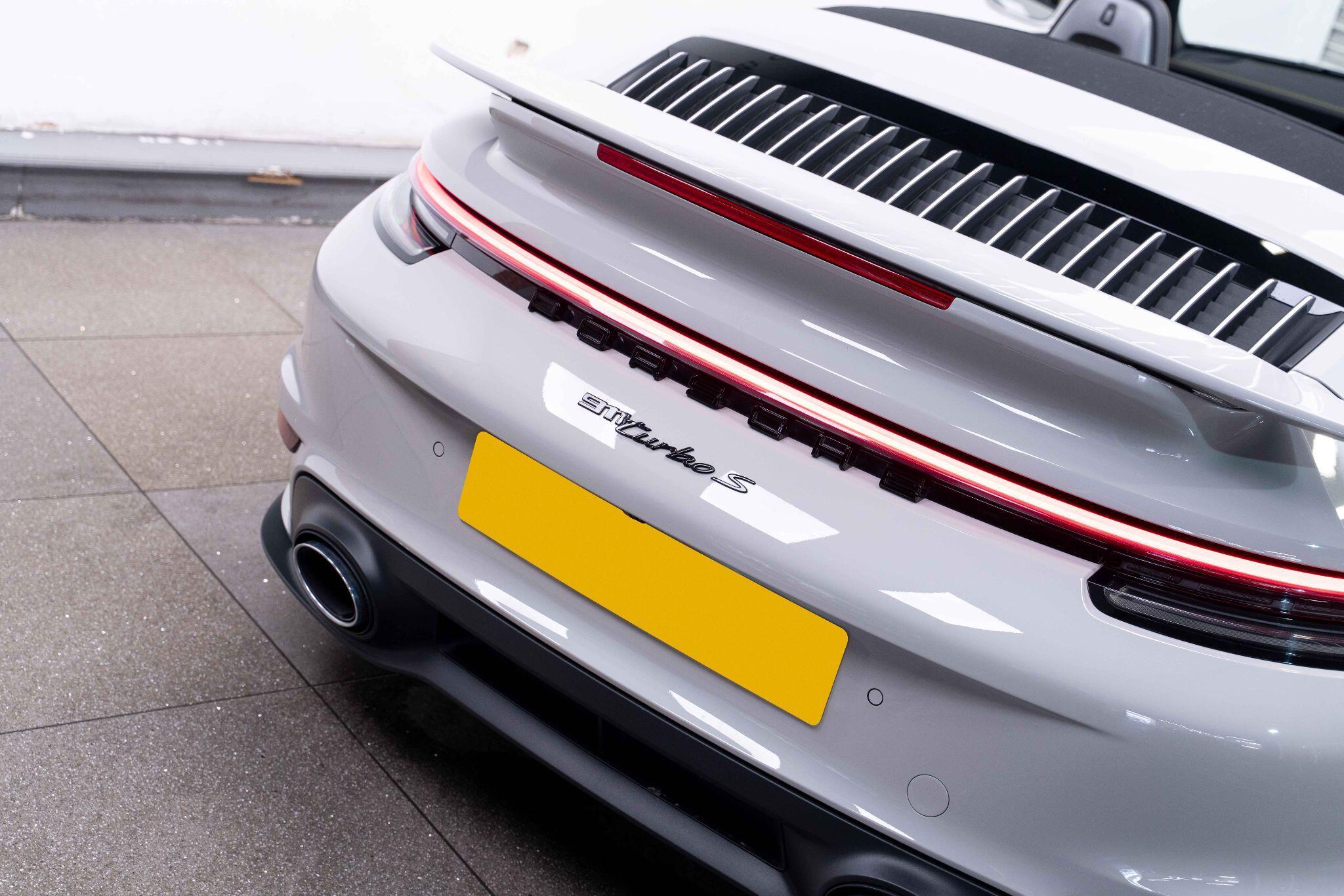 Porsche 911 - Image 11