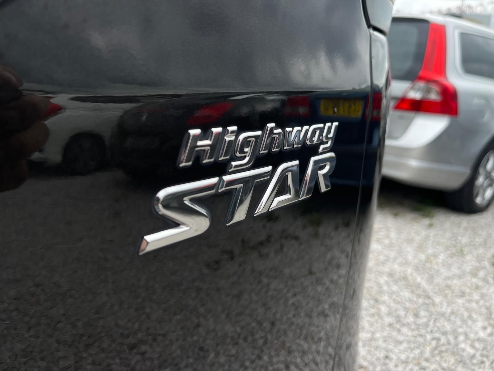 Nissan Serena - Image 20