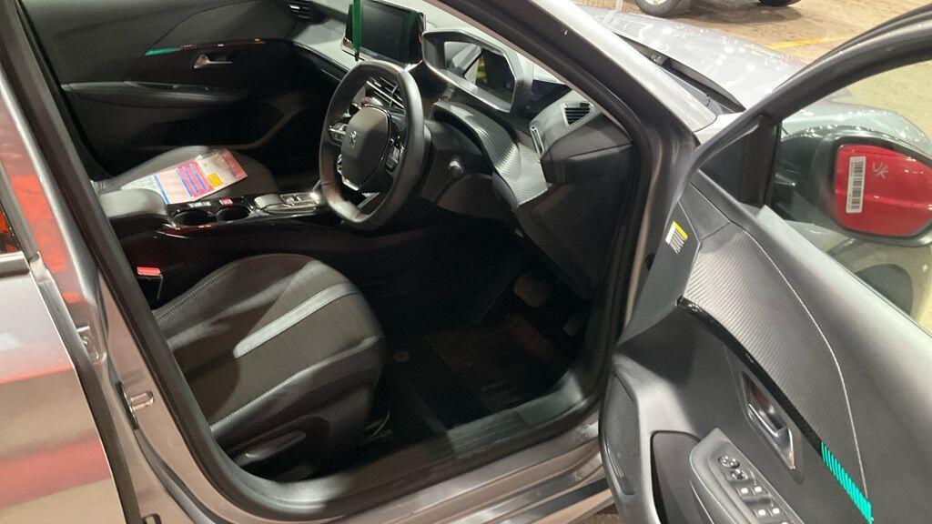 Peugeot E-208 - Image 3