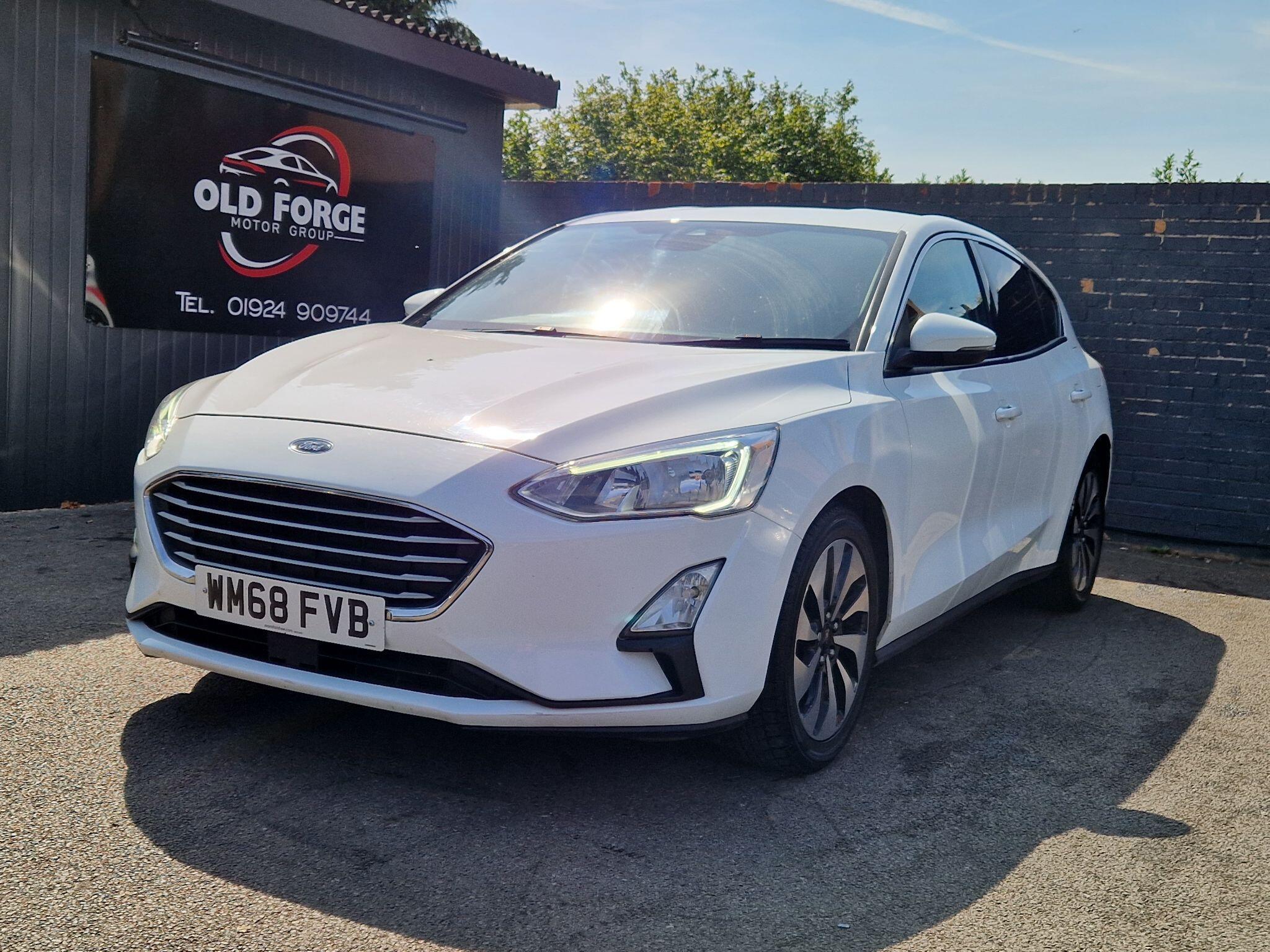 Ford Focus - Image 14