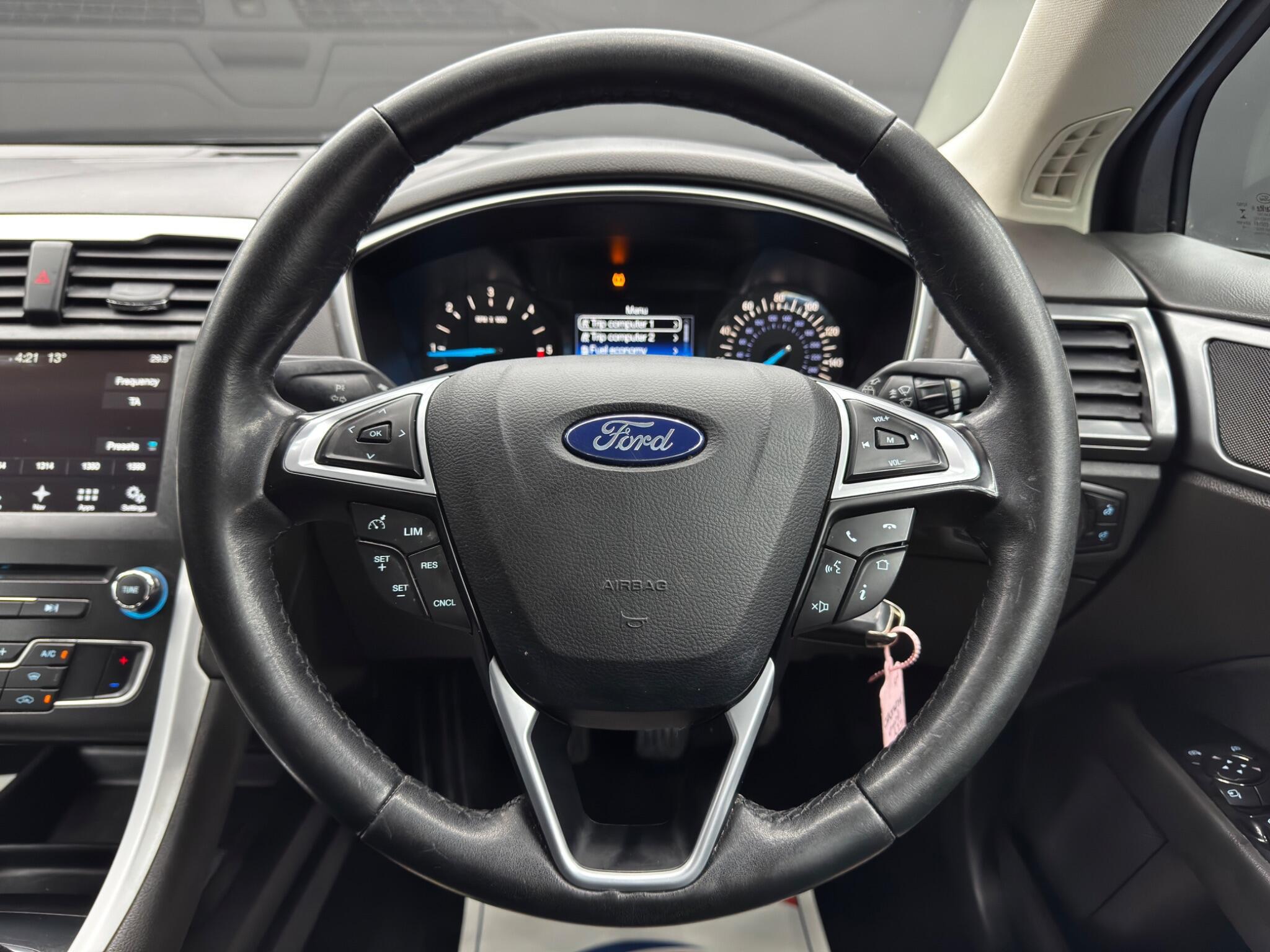 Ford Mondeo - Image 19
