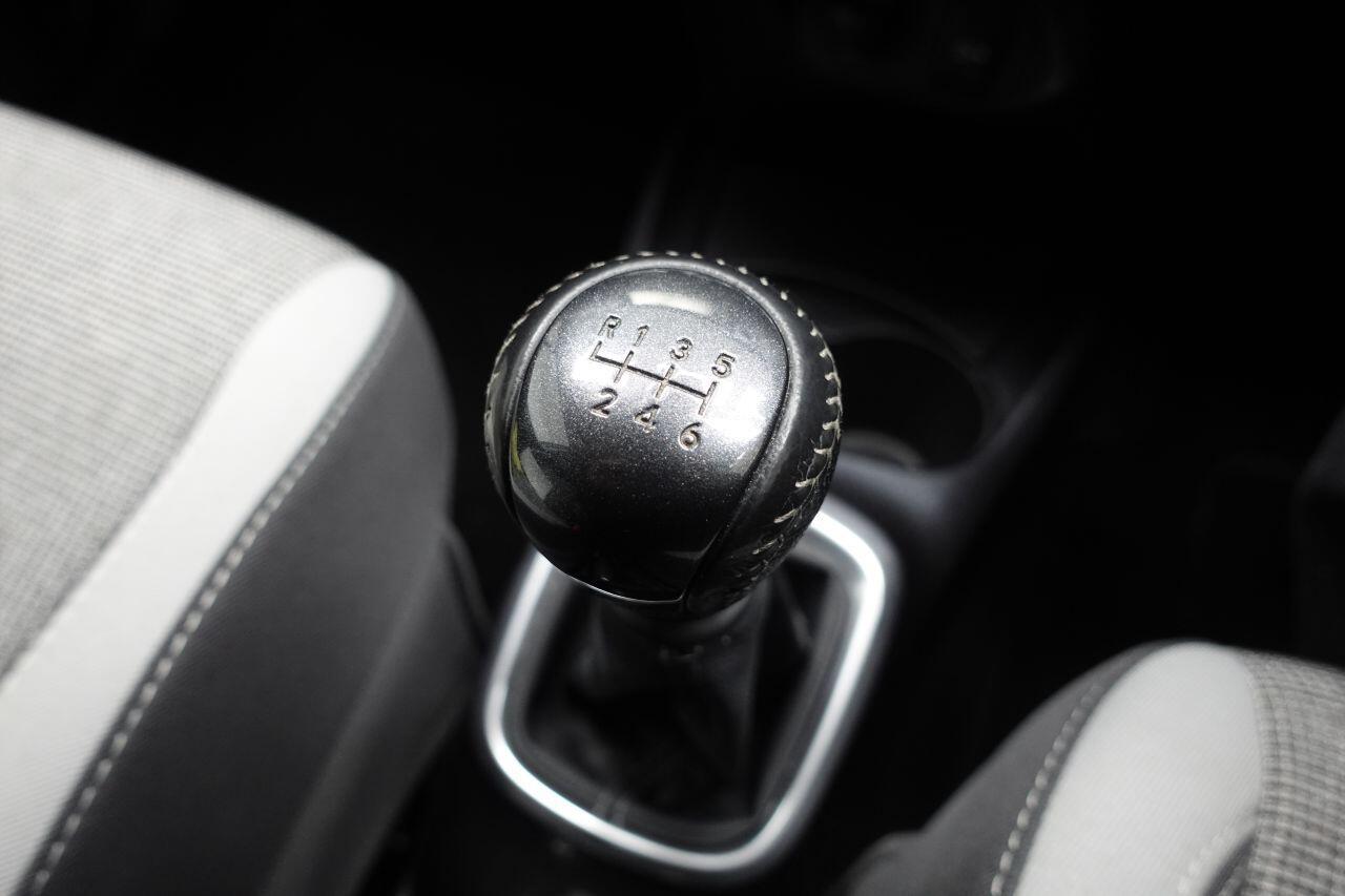 Toyota Yaris - Image 36