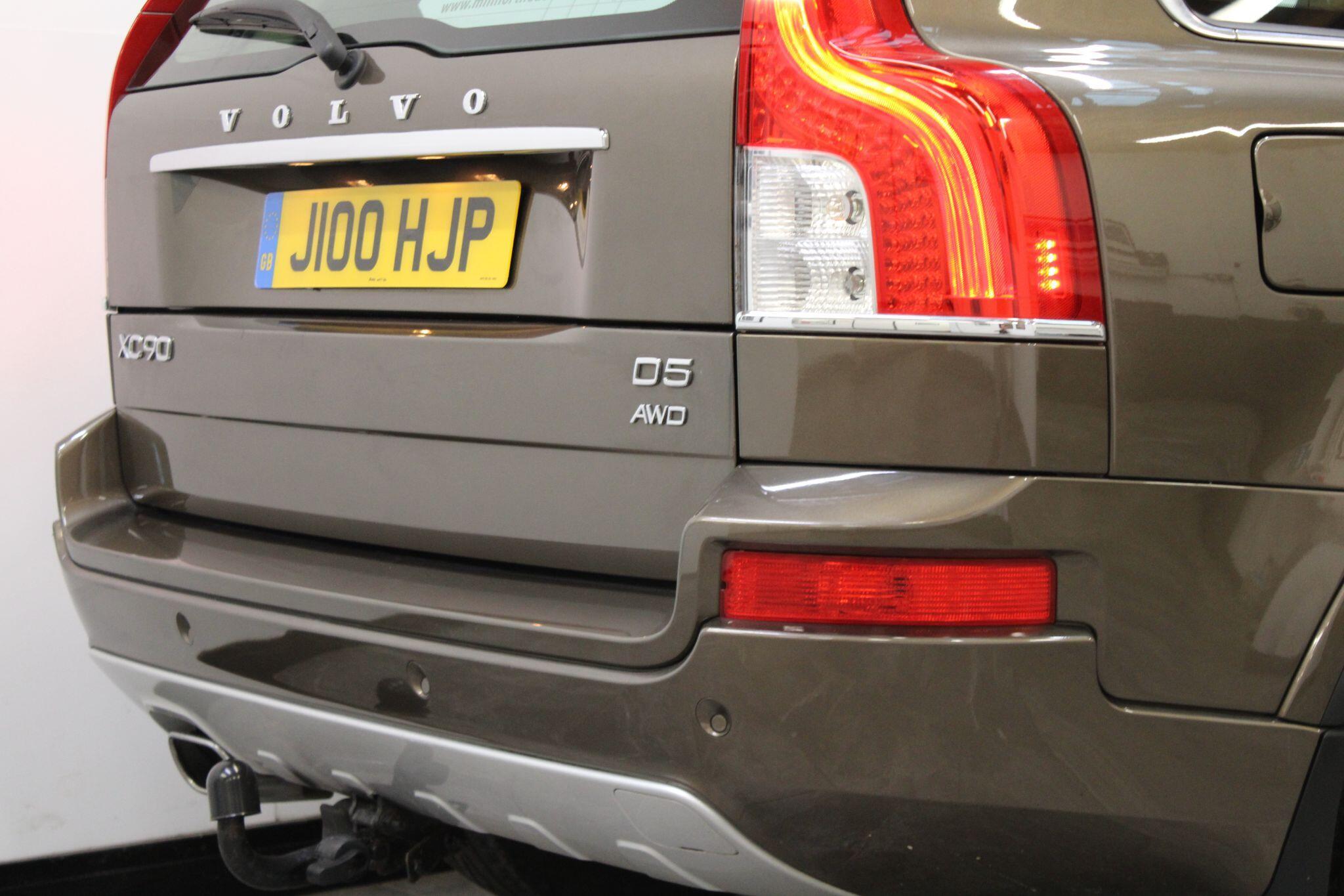 Volvo XC90 - Image 11