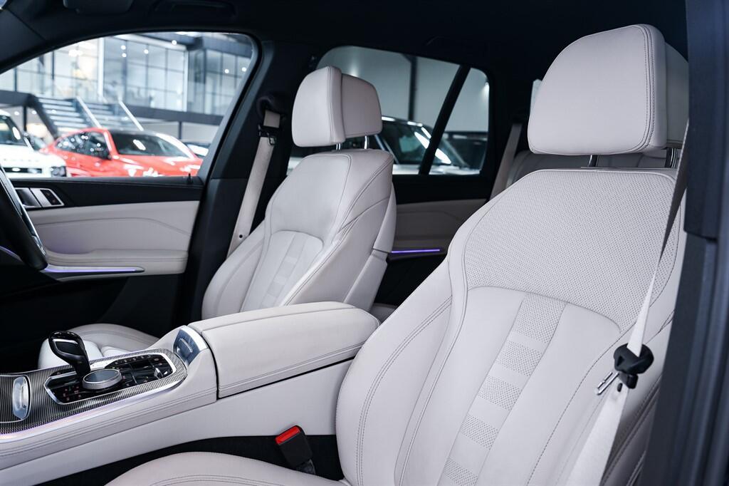 BMW X5 - Image 11