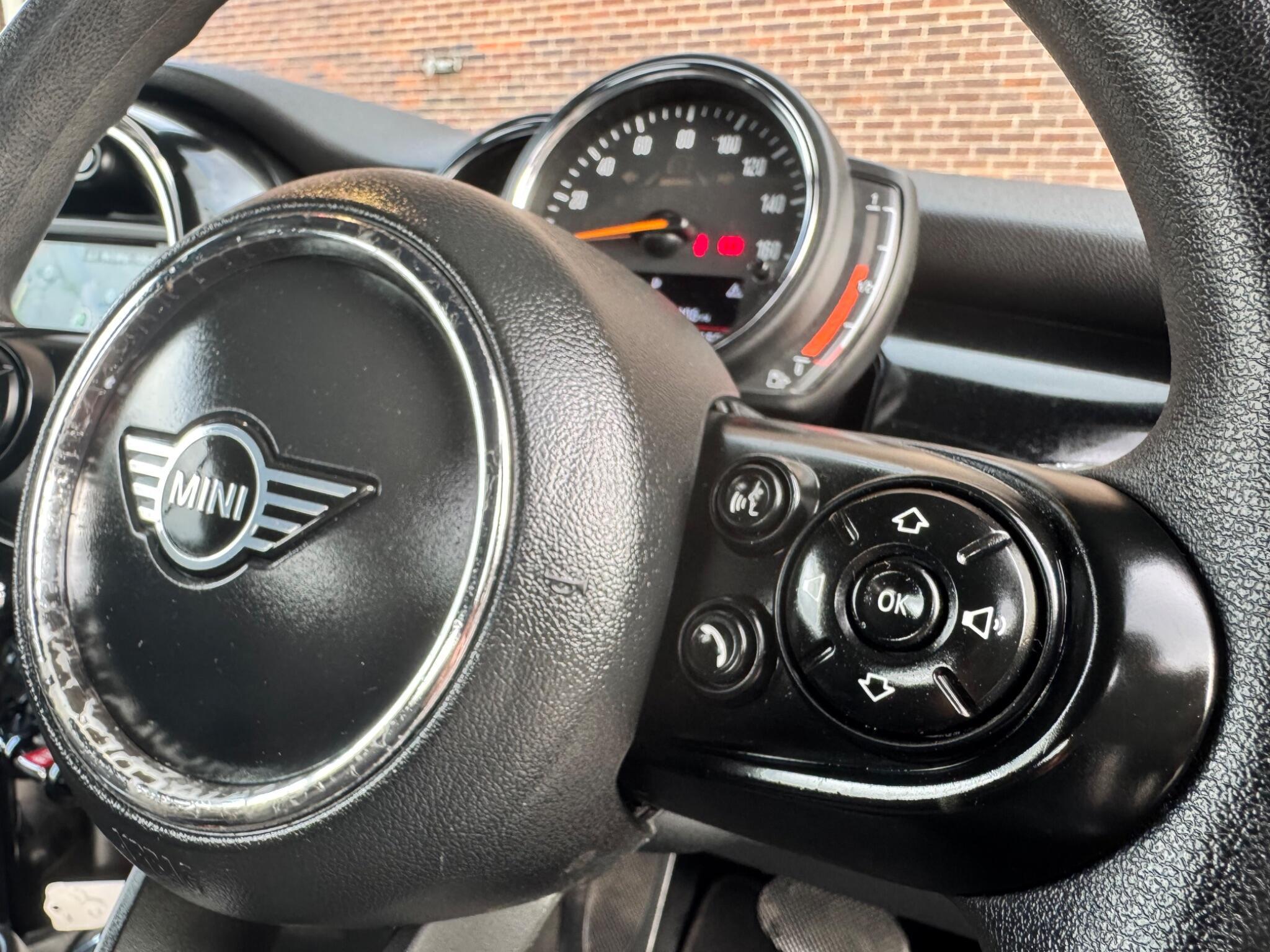 MINI Convertible - Image 46