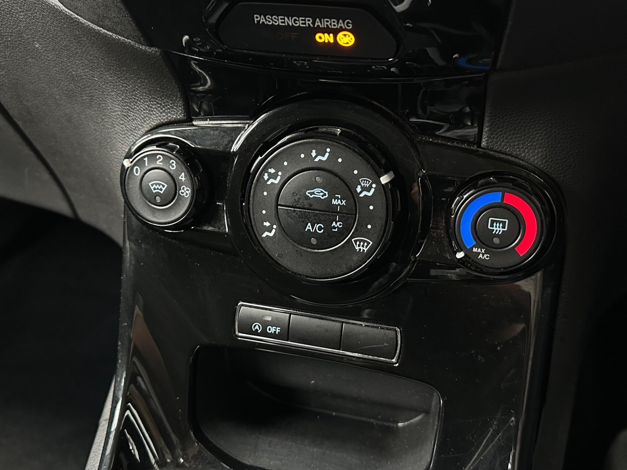 Ford Fiesta - Image 12