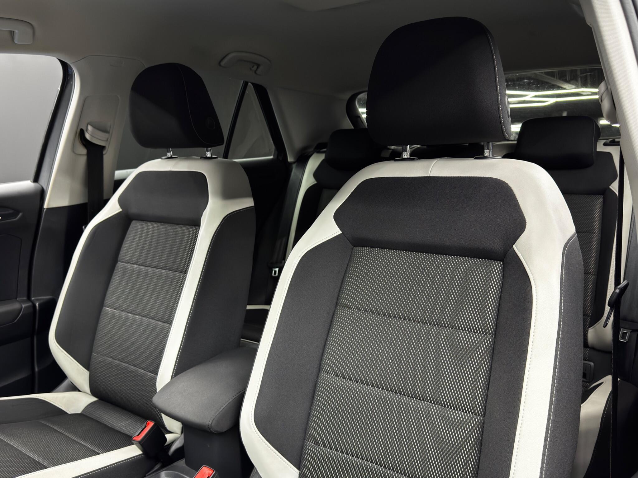 Volkswagen T-Roc - Image 14