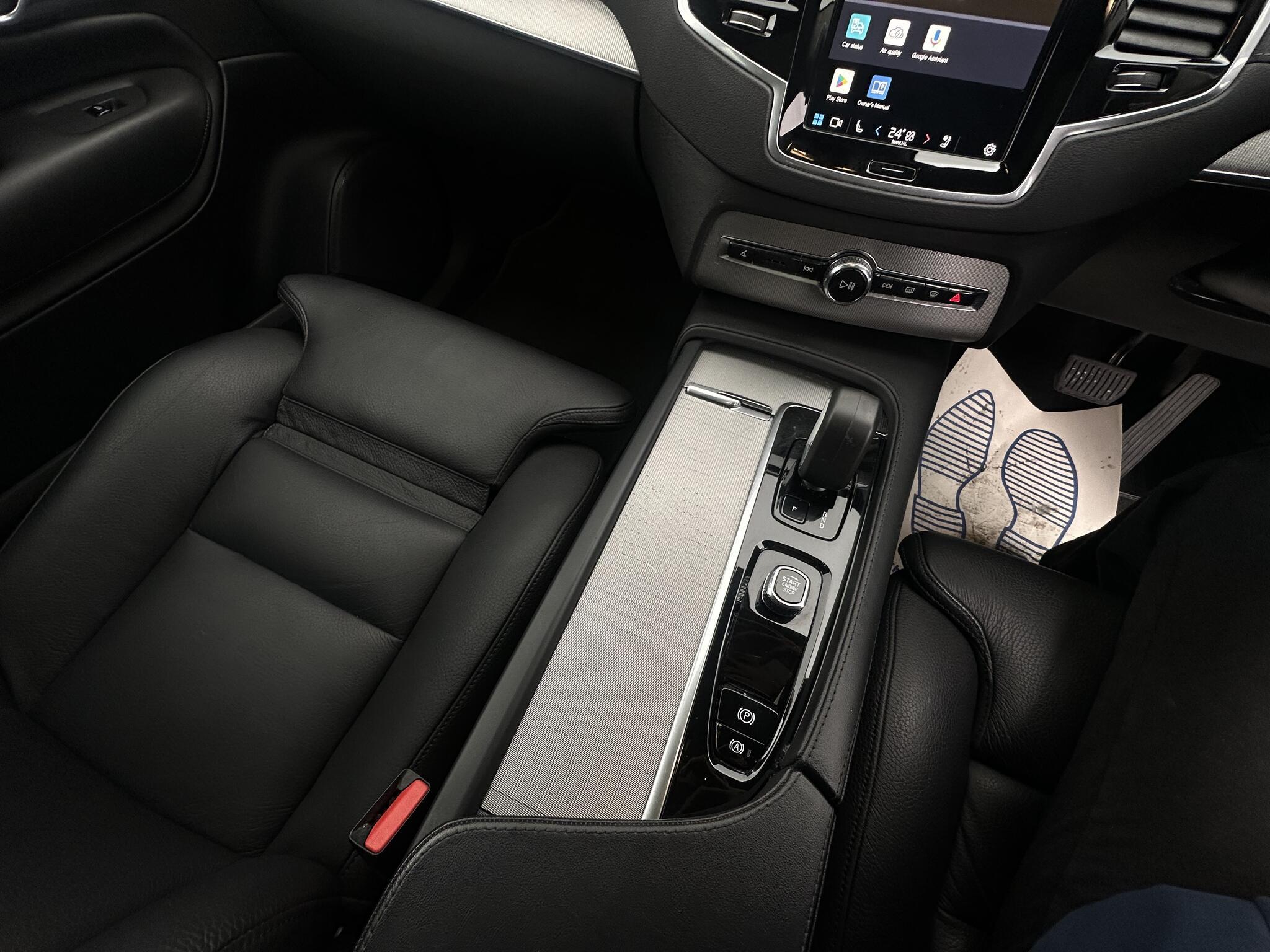 Volvo XC90 - Image 14