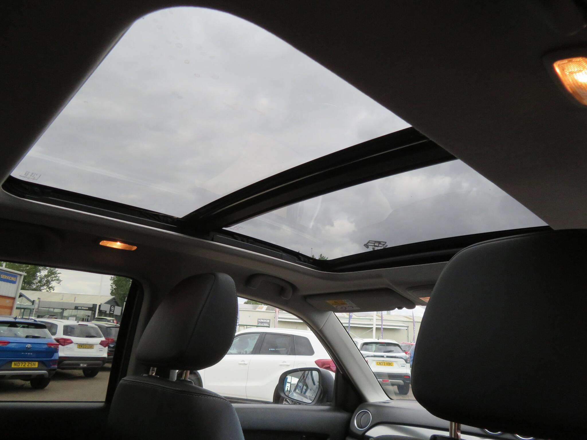 Suzuki Vitara - Image 16