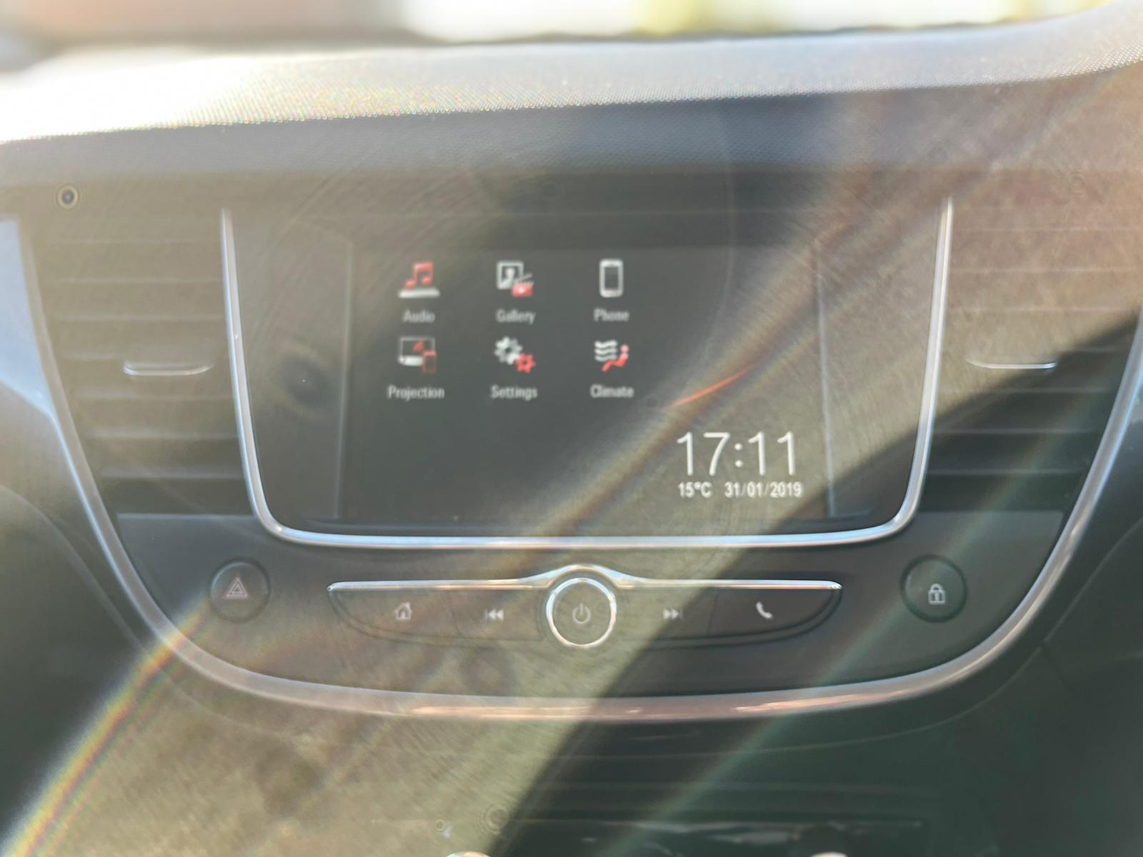 Vauxhall Crossland X - Image 14