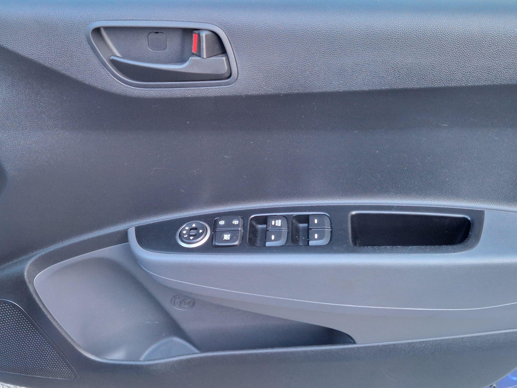 Hyundai i10 - Image 32