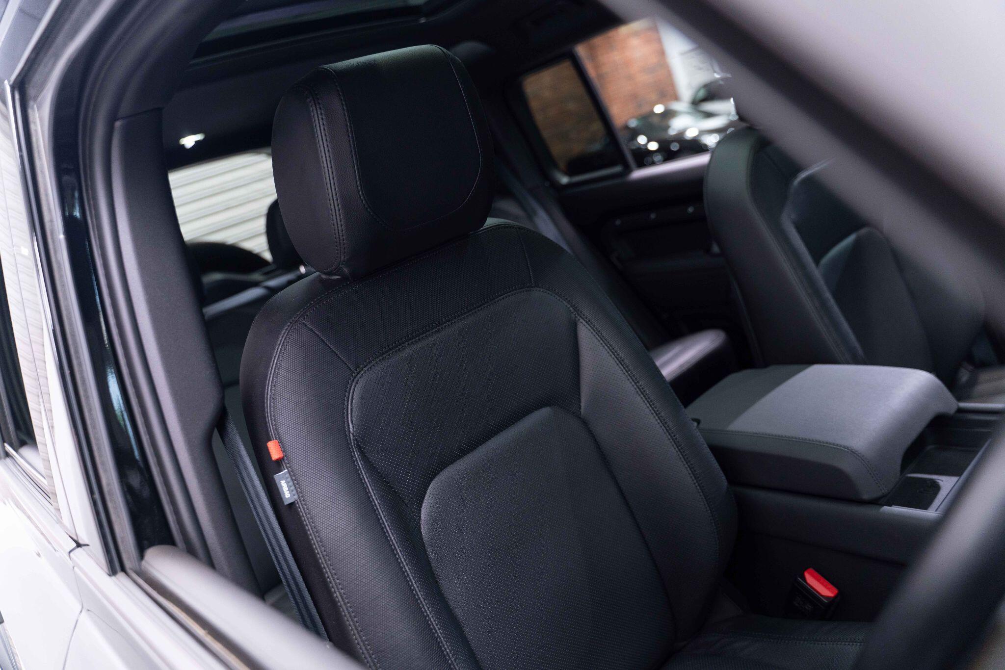 Land Rover Defender 110 - Image 13