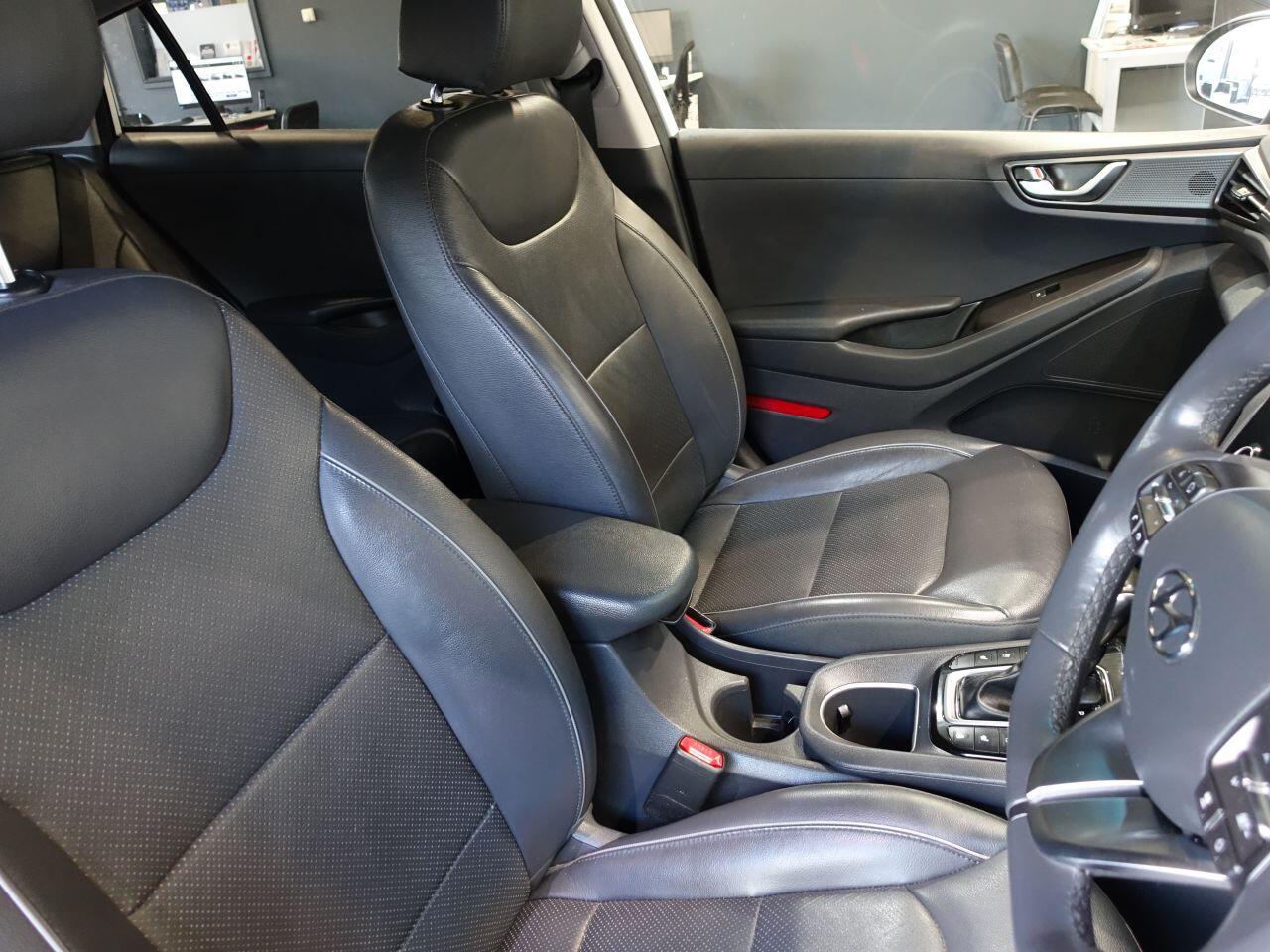 Hyundai Ioniq - Image 13