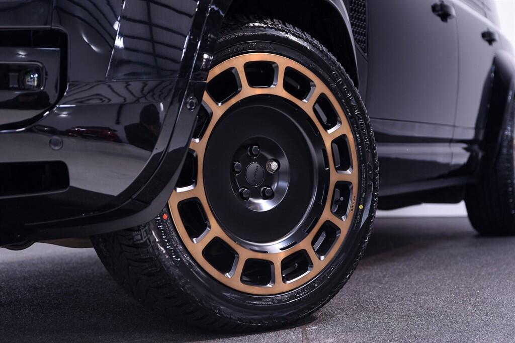 Land Rover Defender 110 - Image 8